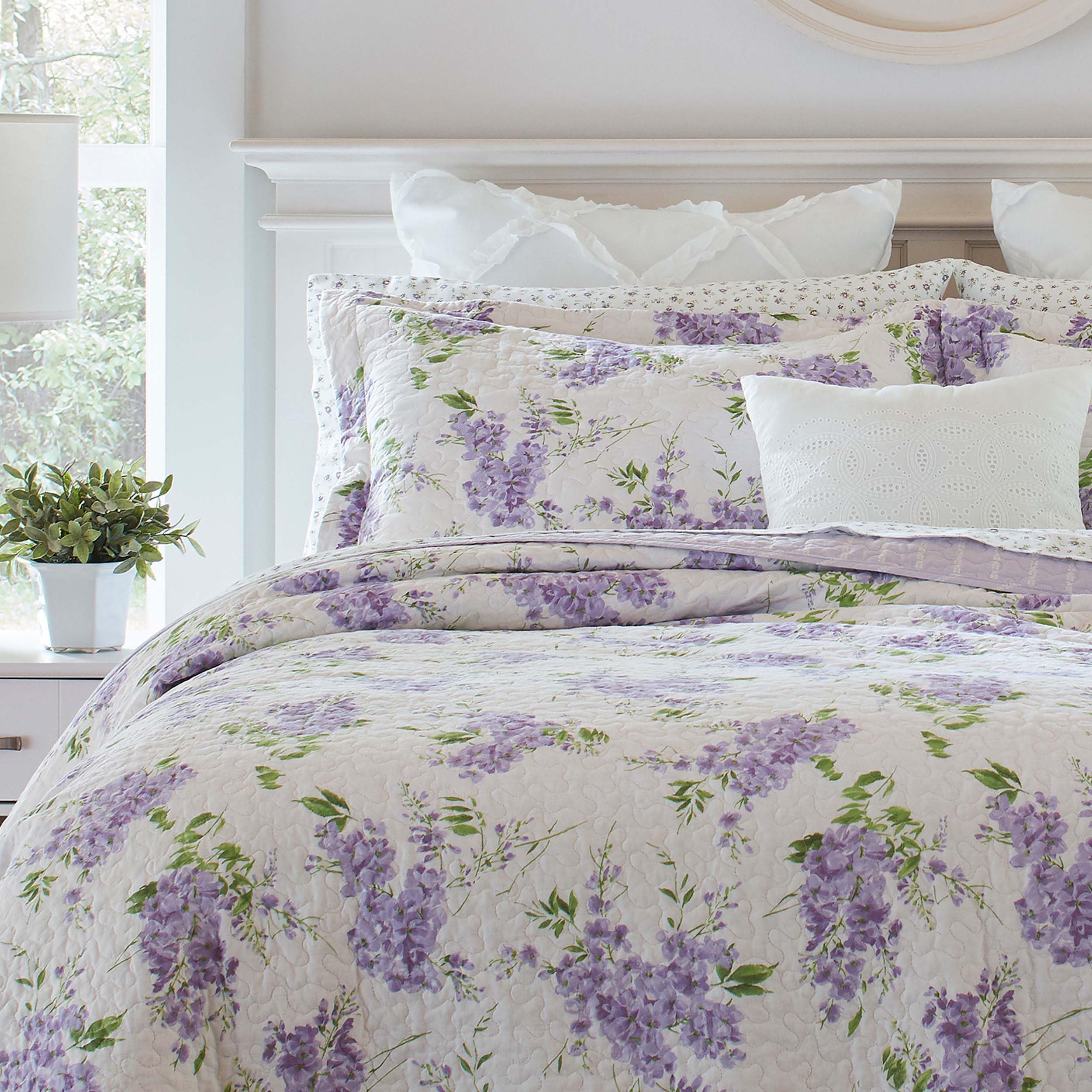 Laura Ashley Queen Quilt Set - Reversible 100% Cotton Bedding with Matching Shams | Lightweight All-Season Comforter | Keighley Lilac Floral Design | Perfect for Master Bedroom, Guest Room & Cozy Home Decor