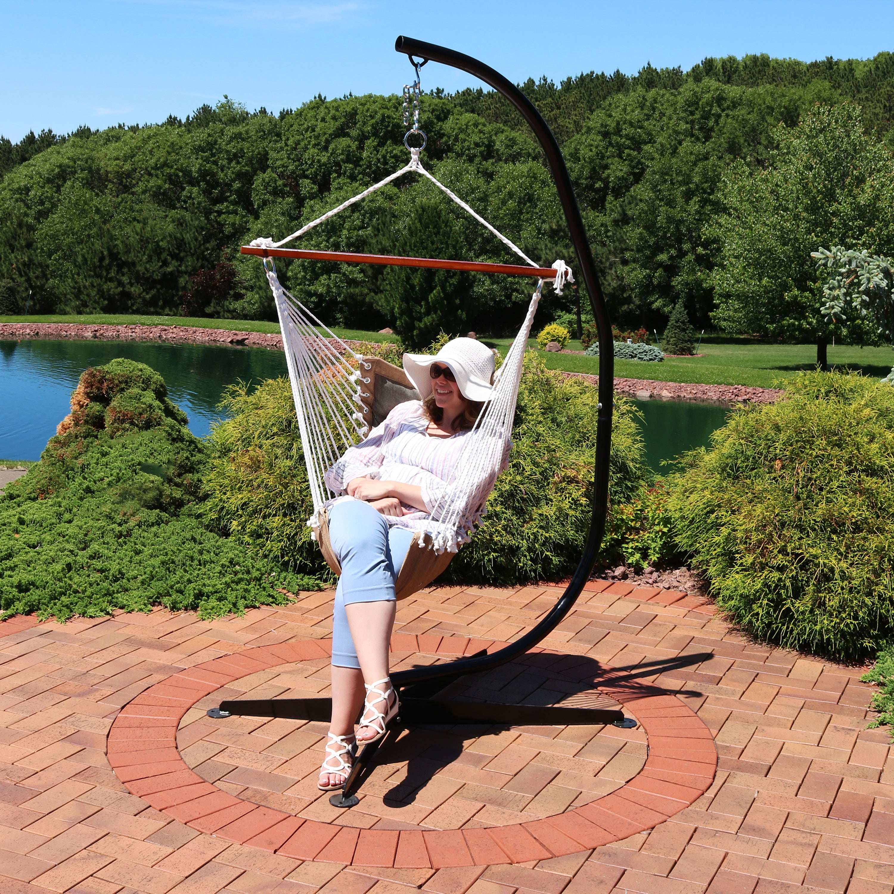 Sunnydaze Tufted Victorian Outdoor Hammock Chair Swing with C Stand - Comfortable Patio Hanging Chair for Garden, Porch, Backyard Relaxation