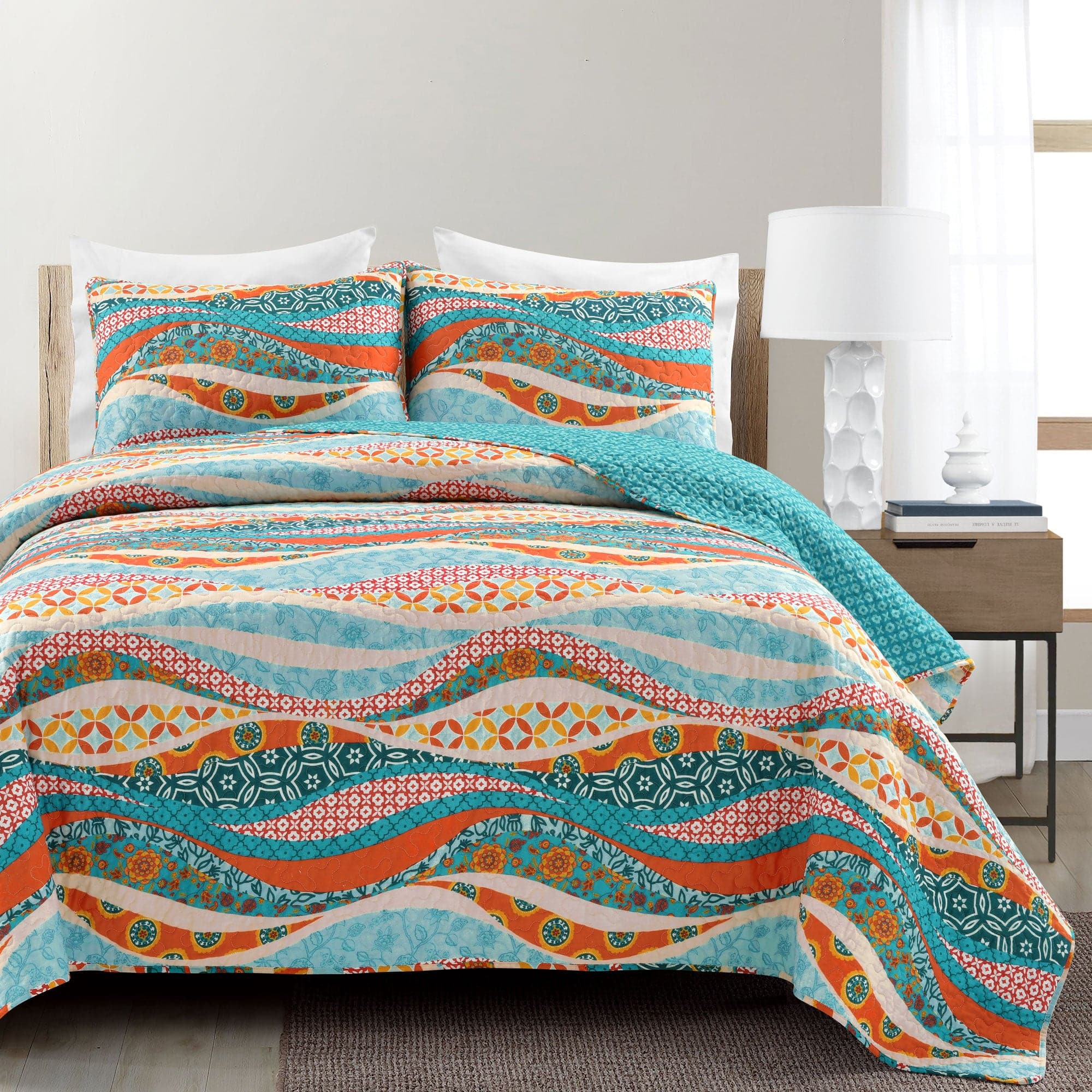 Hailey Watercolor Wave Reversible Cotton Quilt 3-Piece Bedding Set | Soft & Breathable Comforter Cover with Pillow Shams | Perfect for Guest Rooms, Dorms & Coastal Decor
