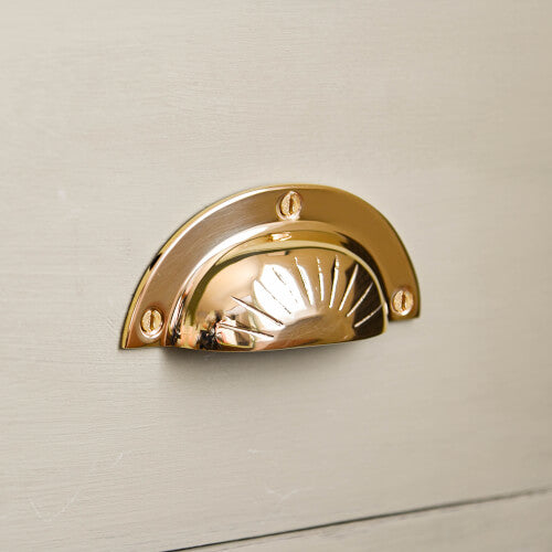 Polished Brass Curved Fluted Drawer Handle - Vintage Cabinet Pulls for Dresser, Kitchen Cabinets & Furniture Hardware (Set of 10) - Perfect for Home Renovation & DIY Projects