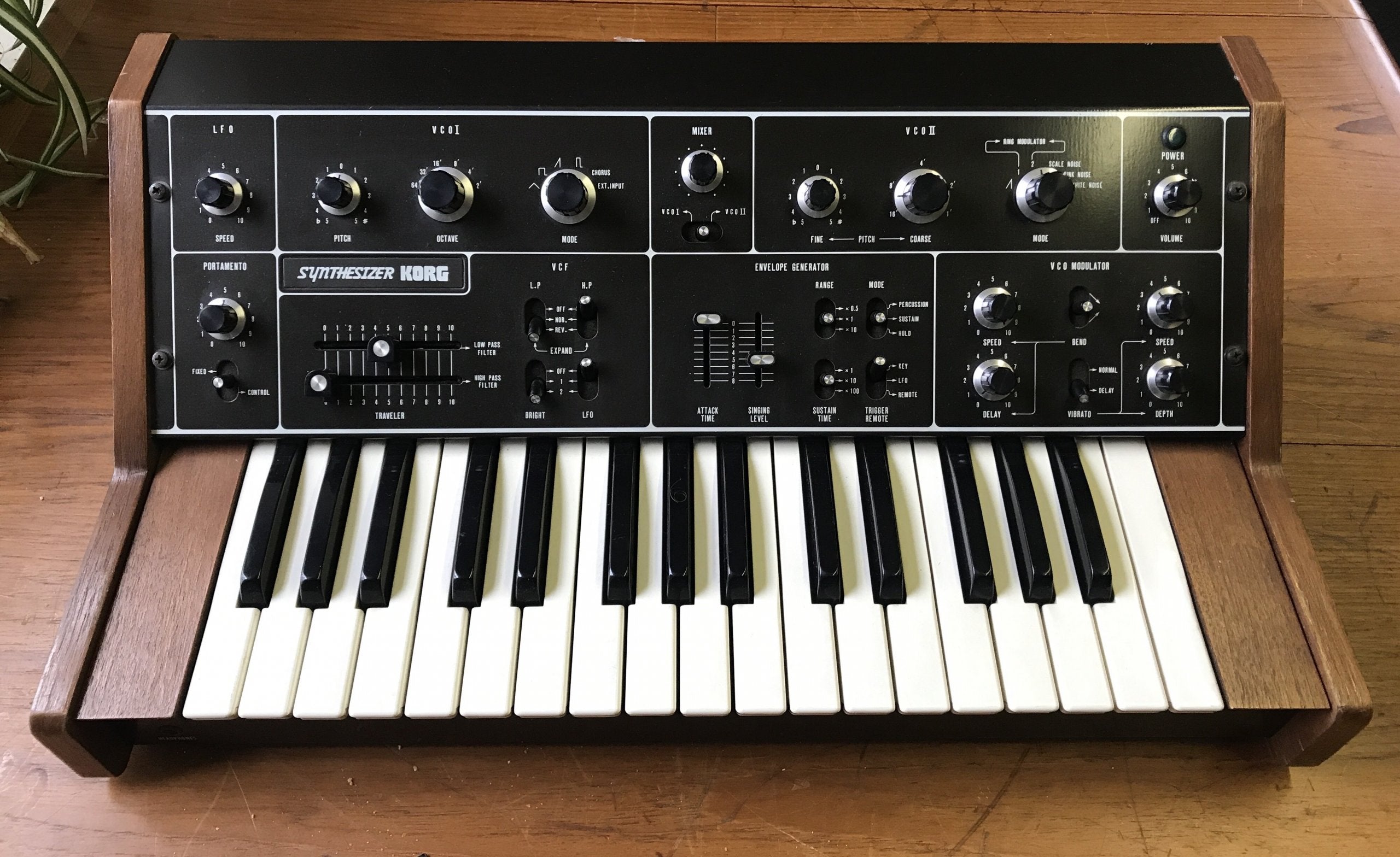 Korg 770 Professional Synthesizer - Premium Analog Sound for Music Production, Live Performances & Studio Recording