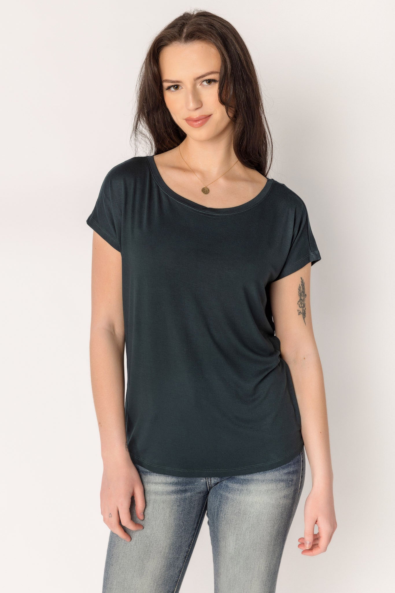 Women's Short Sleeve Wide Neck T-Shirt - Casual Loose Fit Cotton Top for Summer Outfits & Beach Wear