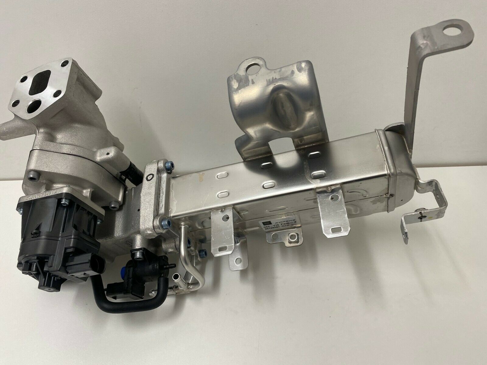 Genuine Holden Cruze & Captiva Turbo Diesel EGR Valve & Cooler Assembly - Improve Engine Performance & Reduce Emissions for Smooth Driving