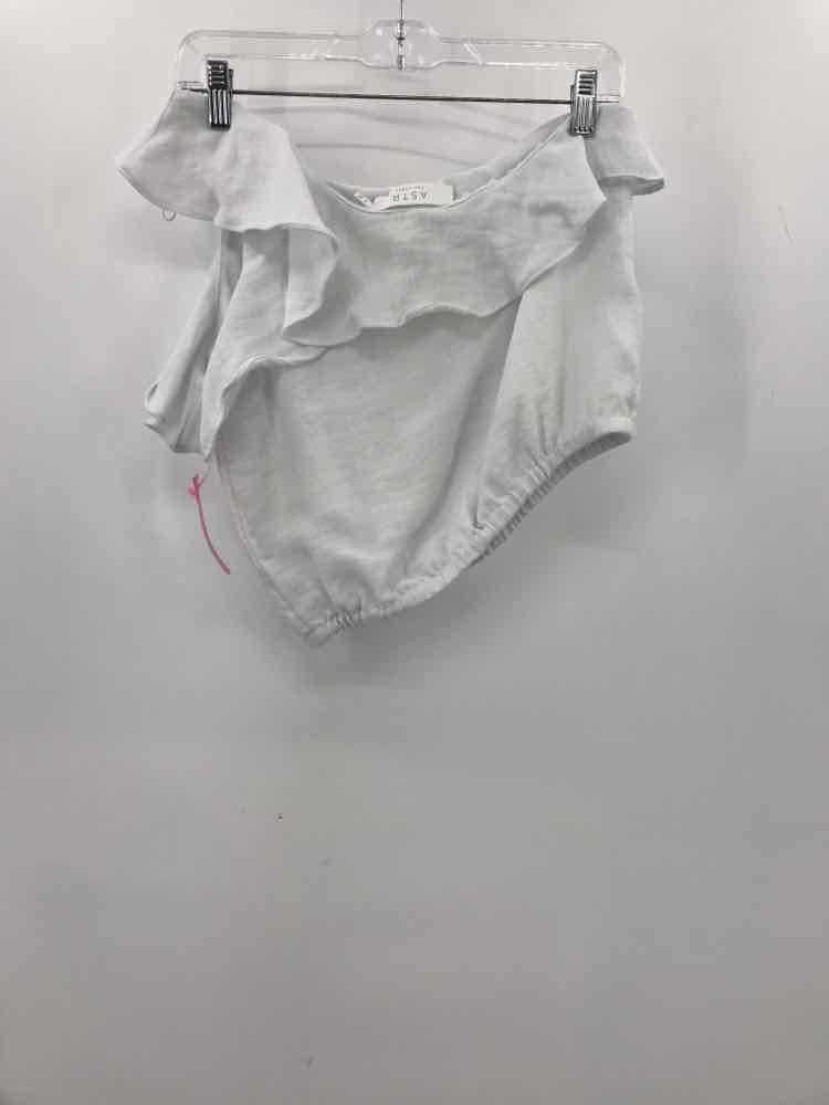 Pre-Owned ASTR White One Shoulder Blouse Size Medium - Perfect for Date Night, Cocktail Parties & Special Occasions