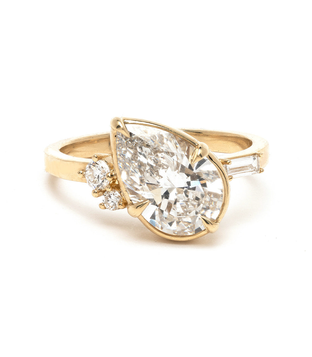 Exquisite 2.58 Carat Pear-Shaped Diamond Engagement Ring for Women - Perfect for Proposals, Anniversaries & Special Occasions