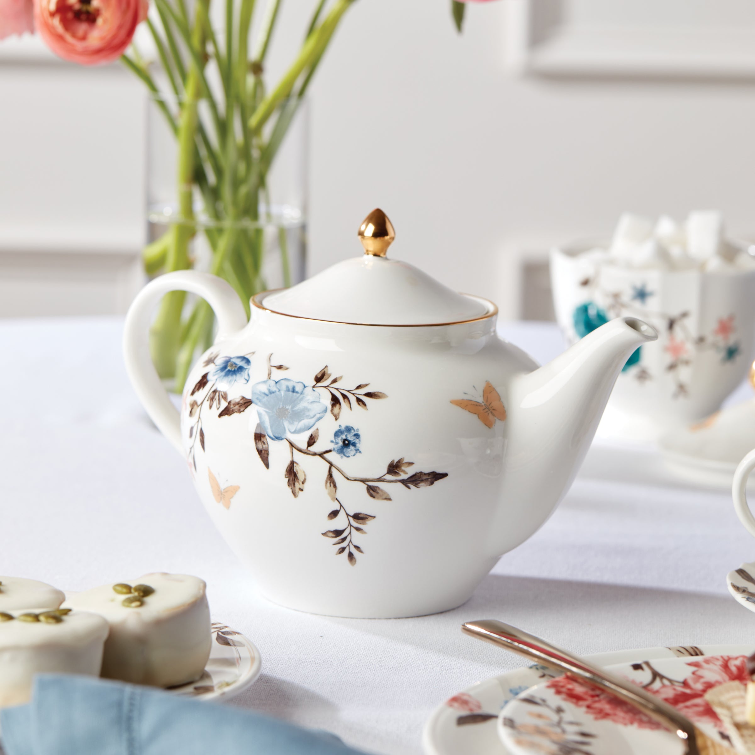 Sprig & Vine White Ceramic Teapot - Elegant and Durable for Tea Lovers - Perfect for Home, Office, and Gift Giving