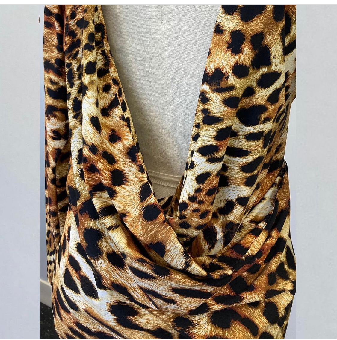 Greta Constantine Sonia Draped Open Back Leopard Print Tunic Dress for Women | Elegant Party & Evening Wear | Perfect for Date Night, Cocktail Events & Special Occasions