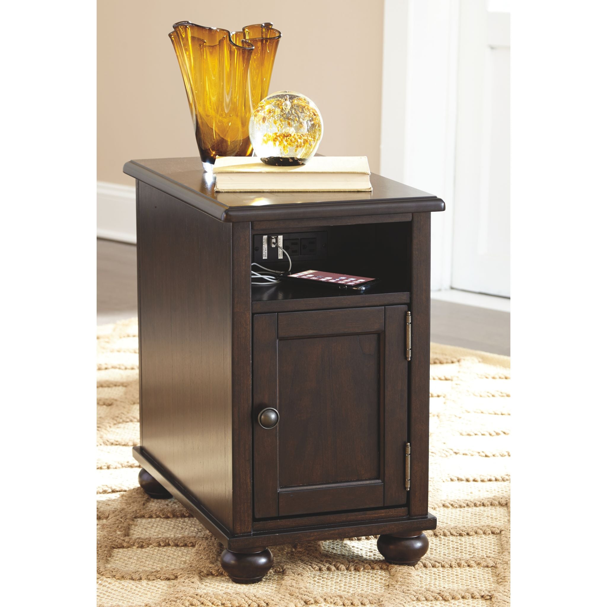 Barilanni Chairside End Table - Small Side Table for Living Room, Bedroom, Office - Modern Accent Table with Storage Shelf - Perfect for Holding Lamps, Books, Drinks & Decor