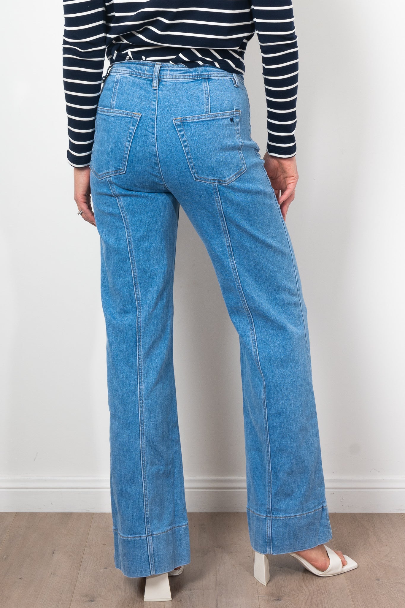 Vintage 70s Style Kireina Farrah Jean in Blue - Retro High Waisted Flare Jeans for Women, Perfect for Casual Wear & Boho Outfits