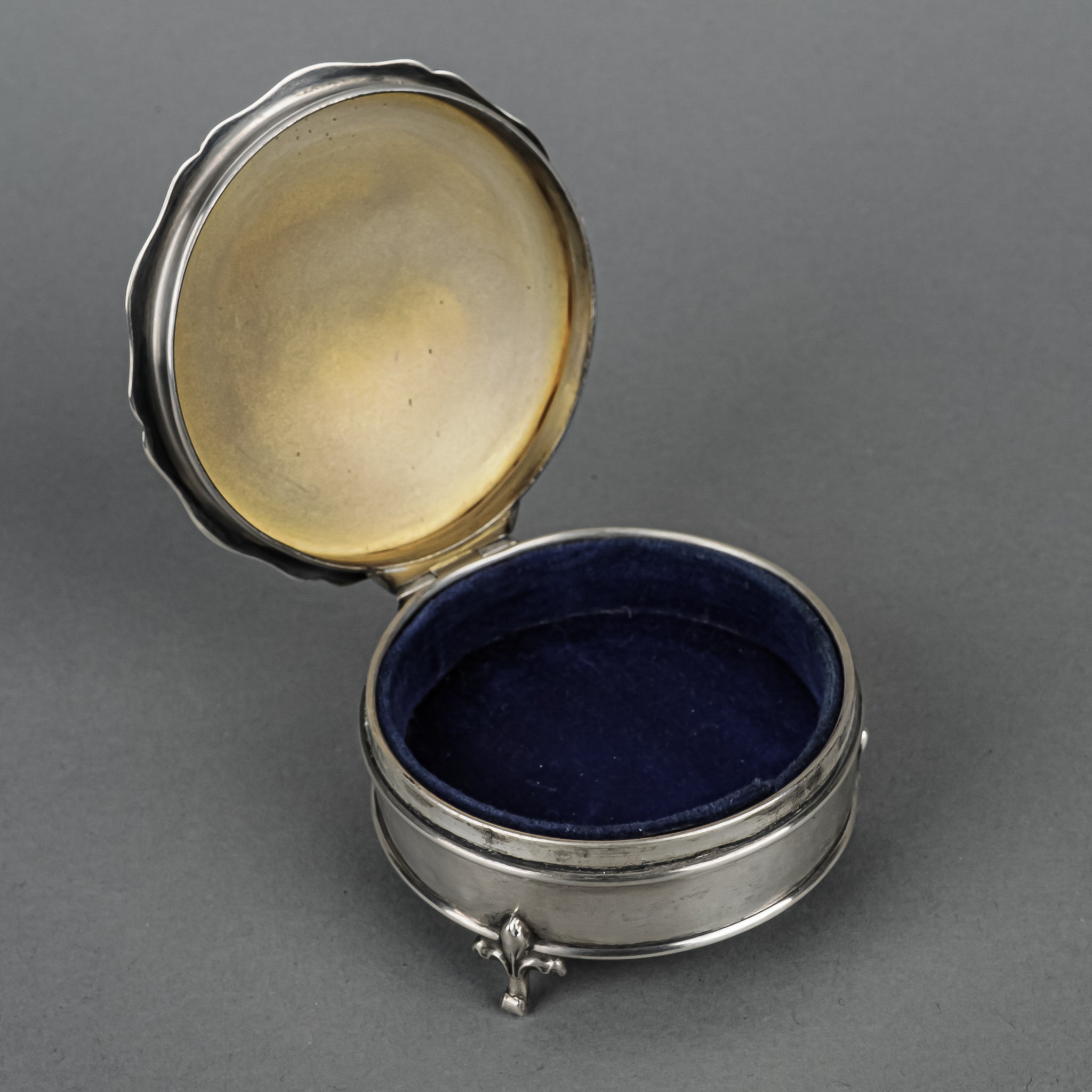 ASPREY LONDON Sterling Silver Silk-Lined Jewelry Box with Feet - Perfect for Necklace & Ring Storage, Gift for Her, Luxury Home Decor