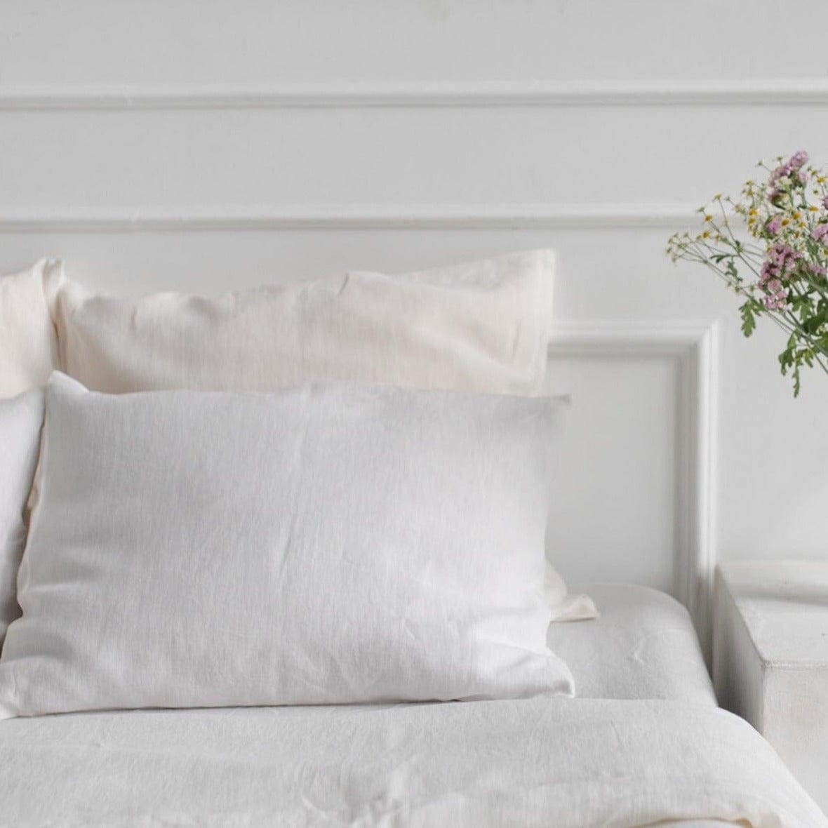 Premium 100% White Linen Pillowcase - Breathable & Hypoallergenic Bedding for Hot Sleepers - Perfect for Summer Nights & Luxury Home Decor