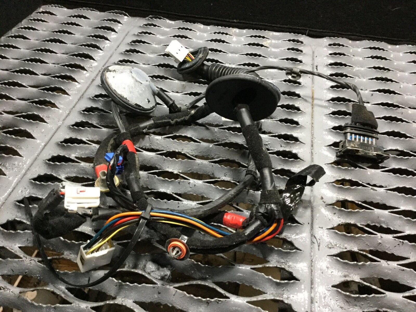 2006-2011 Hyundai Azera Left Rear Driver Side Door Wire Harness OEM Replacement - Perfect for Electrical Repairs & DIY Car Maintenance