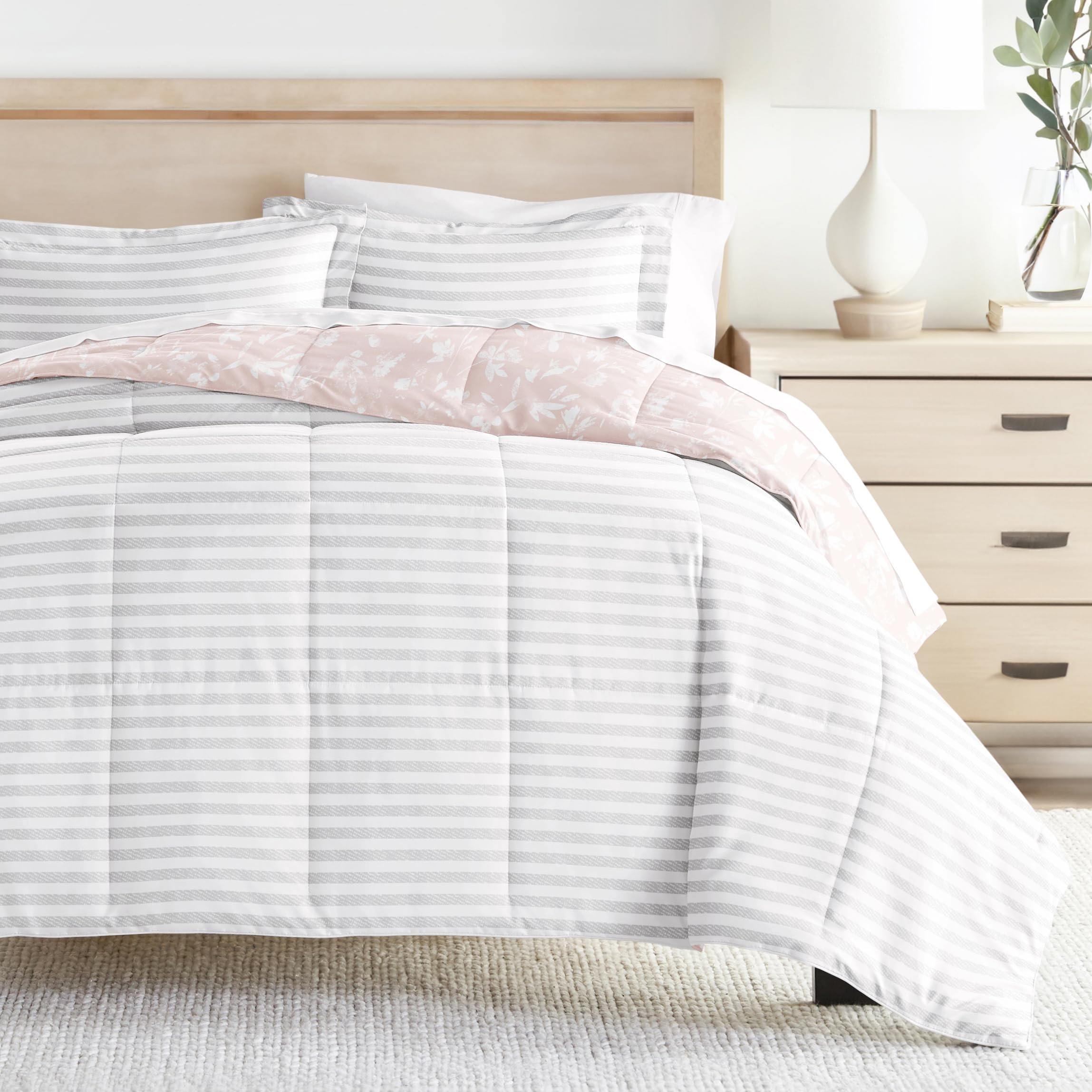 Luxury Reversible King Size Comforter Set (3 Piece) - Soft & Lightweight Down Alternative Bedding - Includes King Comforter & 2 Pillow Shams - Perfect for Master Bedroom, Guest Room & Cozy Home Decor