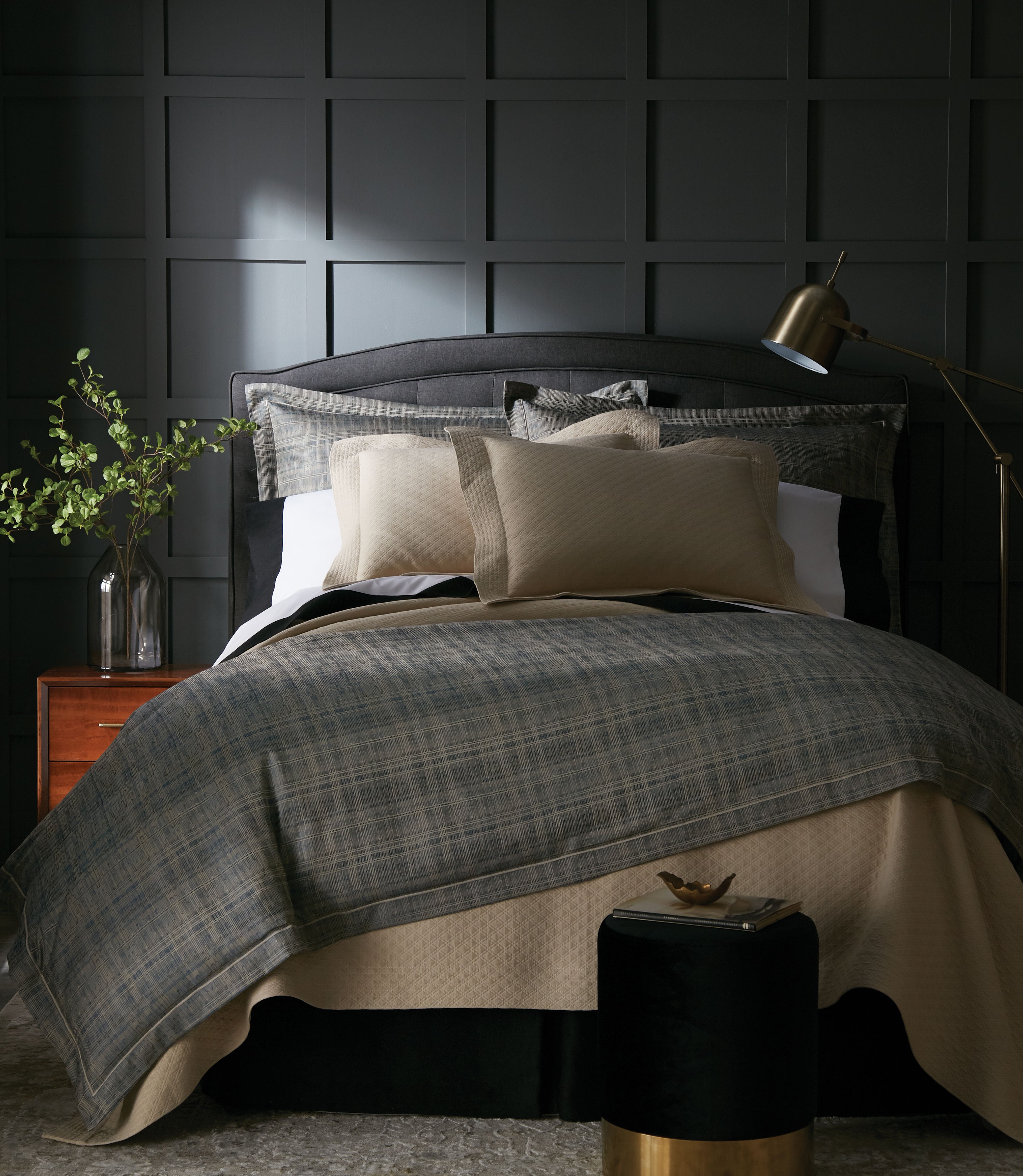 Luxury Biagio Jacquard Duvet Cover Set - Premium Soft Bedding for Queen/King Size - Elegant Home Decor for Master Bedroom & Guest Room