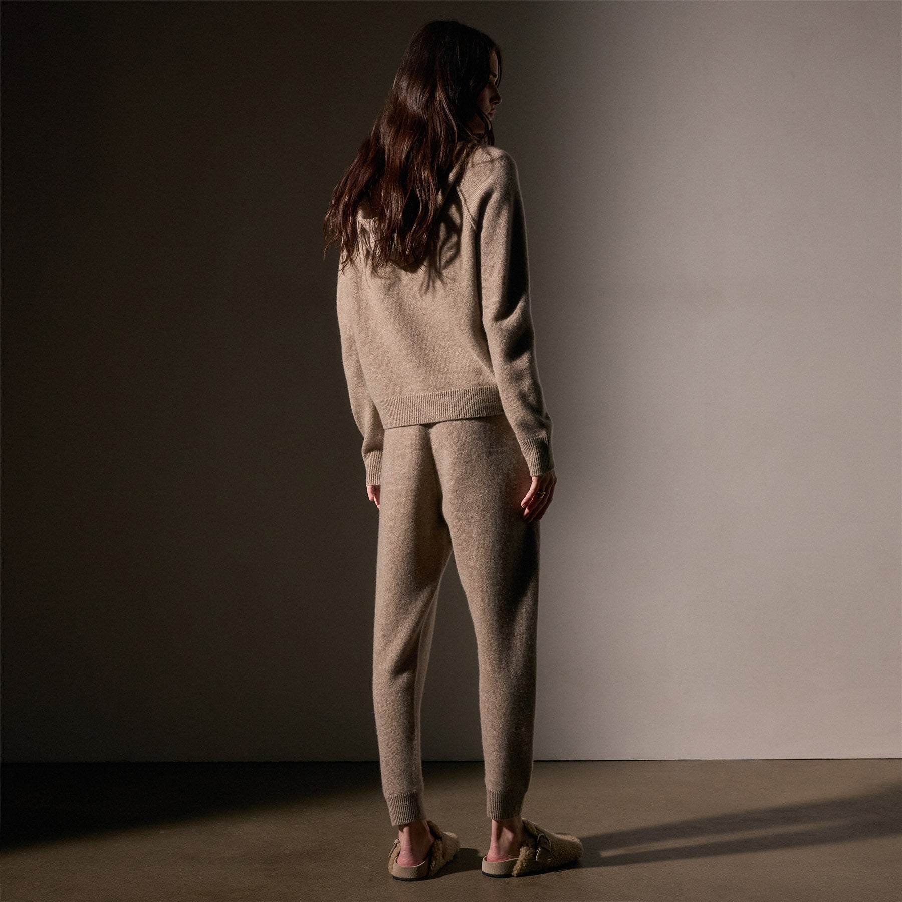 Luxury Cashmere Jogger Pants for Women & Men - Soft & Warm Coyote Brown Sweatpants for Lounge, Travel & Yoga