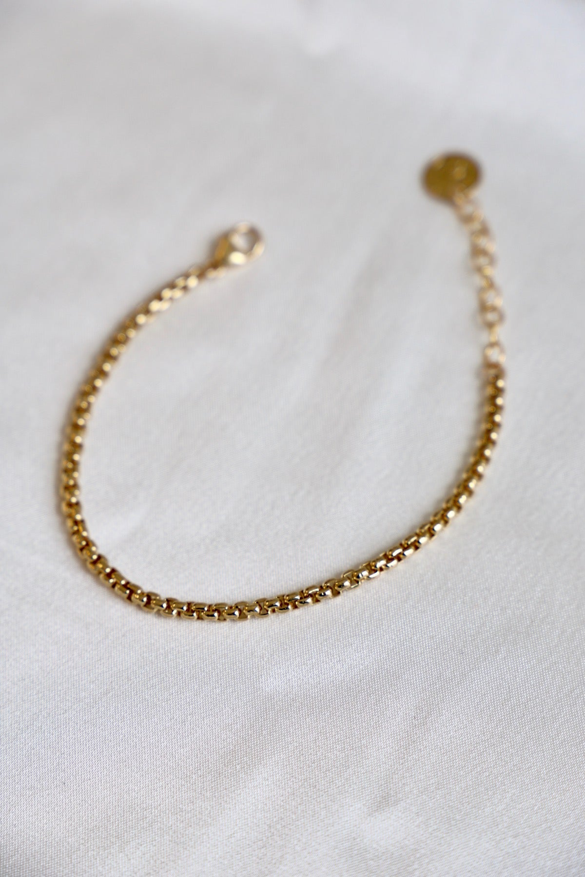 HOLLAND CHAIN BRACELET for Women - Elegant Gold & Silver Bracelets for Everyday Wear, Gift Giving & Special Occasions