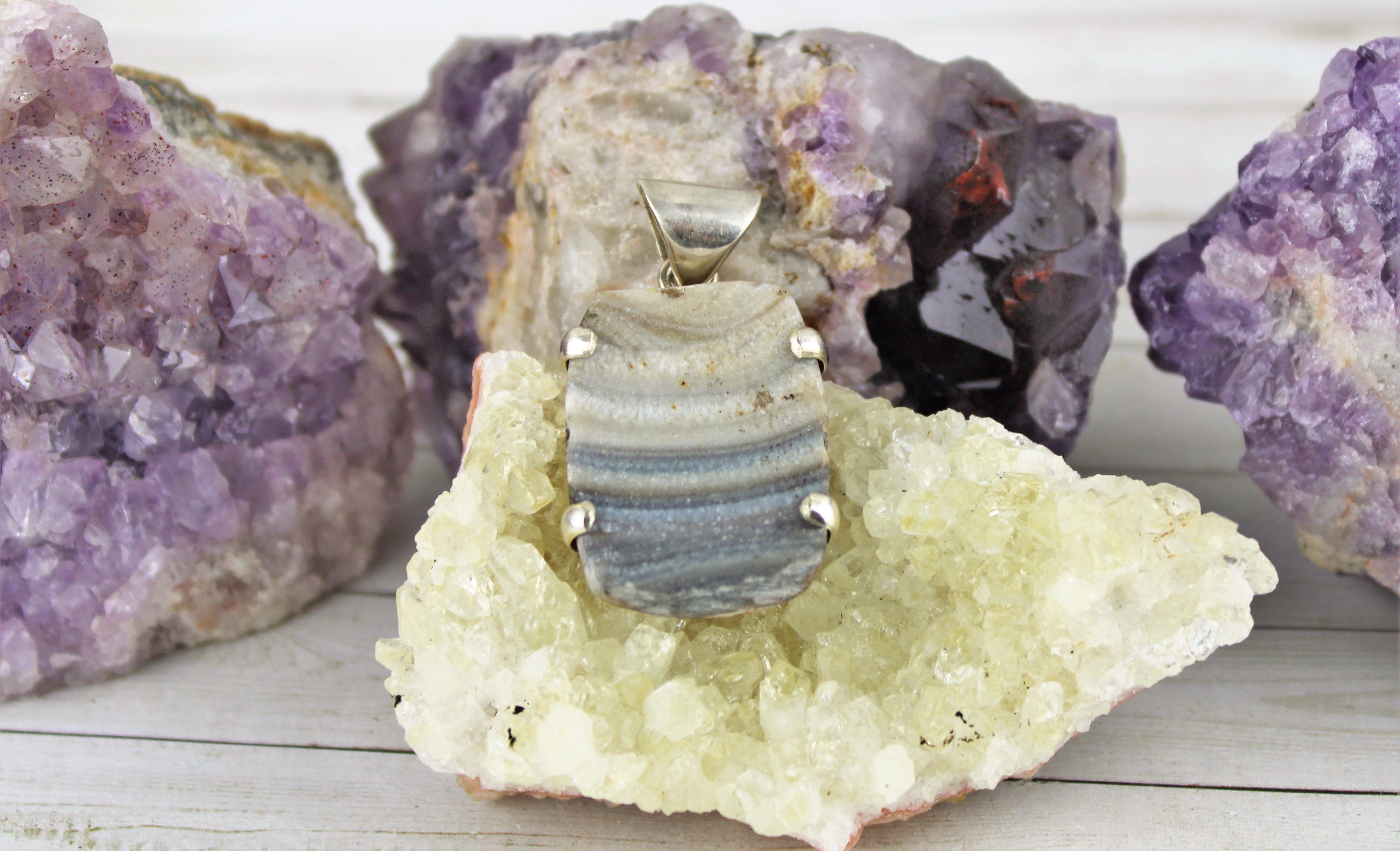 Natural Blue Chalcedony Conch Shell Pendant Necklace - Handmade Boho Beach Jewelry for Women, Perfect for Summer Vacations & Coastal Weddings