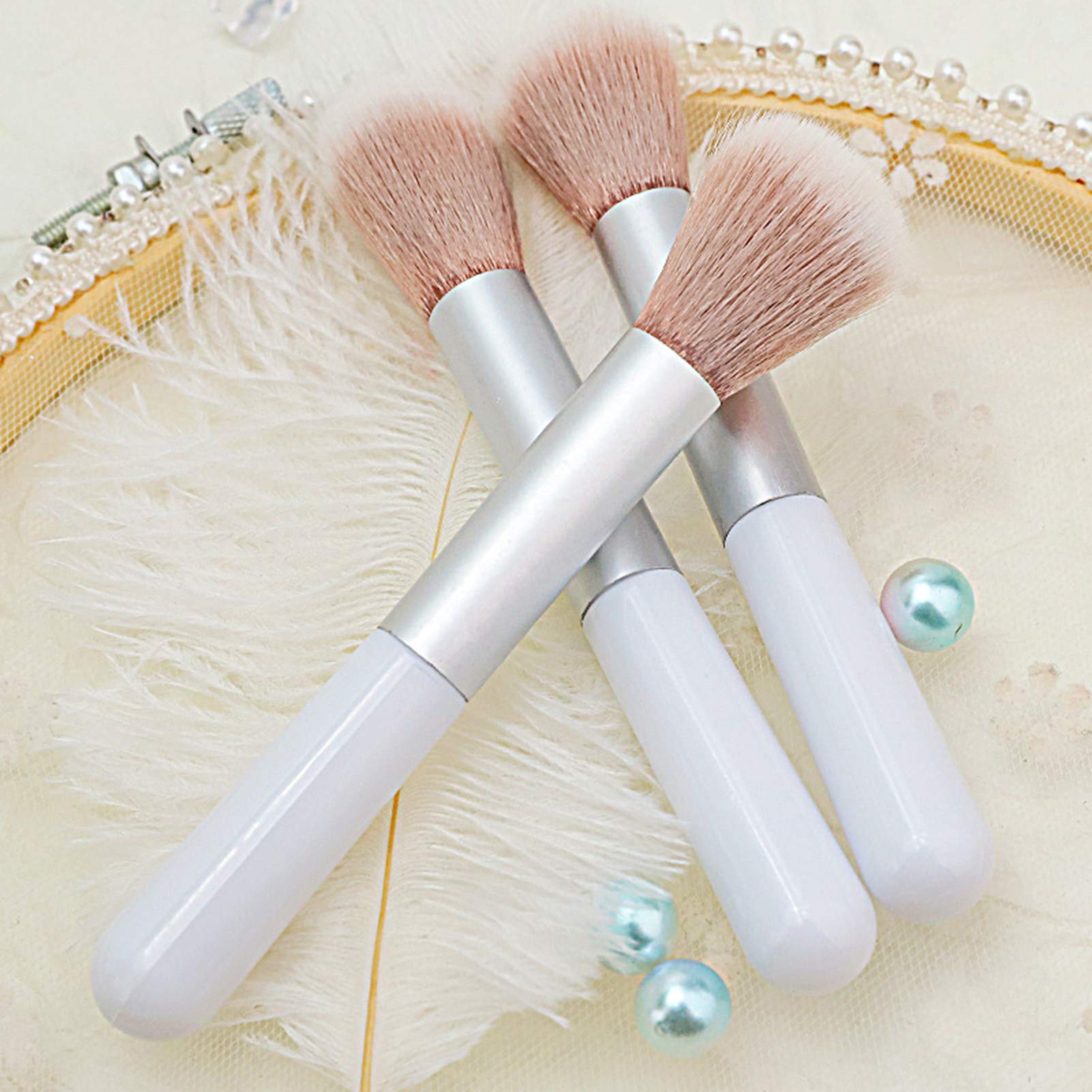 Linhengyu Blush Brush - Premium Makeup Brush with Thick Aluminum Handle for Long-lasting Use | Soft Bristles for Flawless Blush Application | Perfect for Women & Girls for Daily Makeup, Parties & Special Occasions