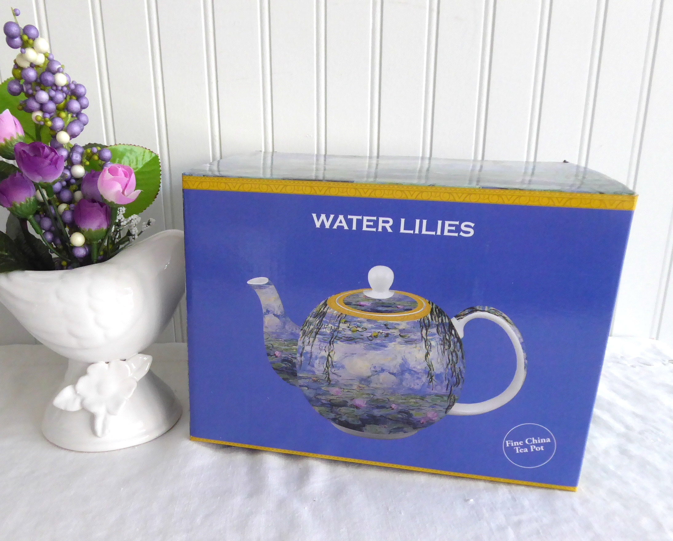 Monet Water Lilies Teapot - 40oz (6 Cups) Blue Ceramic Teapot with Gift Box - Inspired by Claude Monet's Paintings - Perfect for Afternoon Tea, Bridal Showers & French-Themed Decor