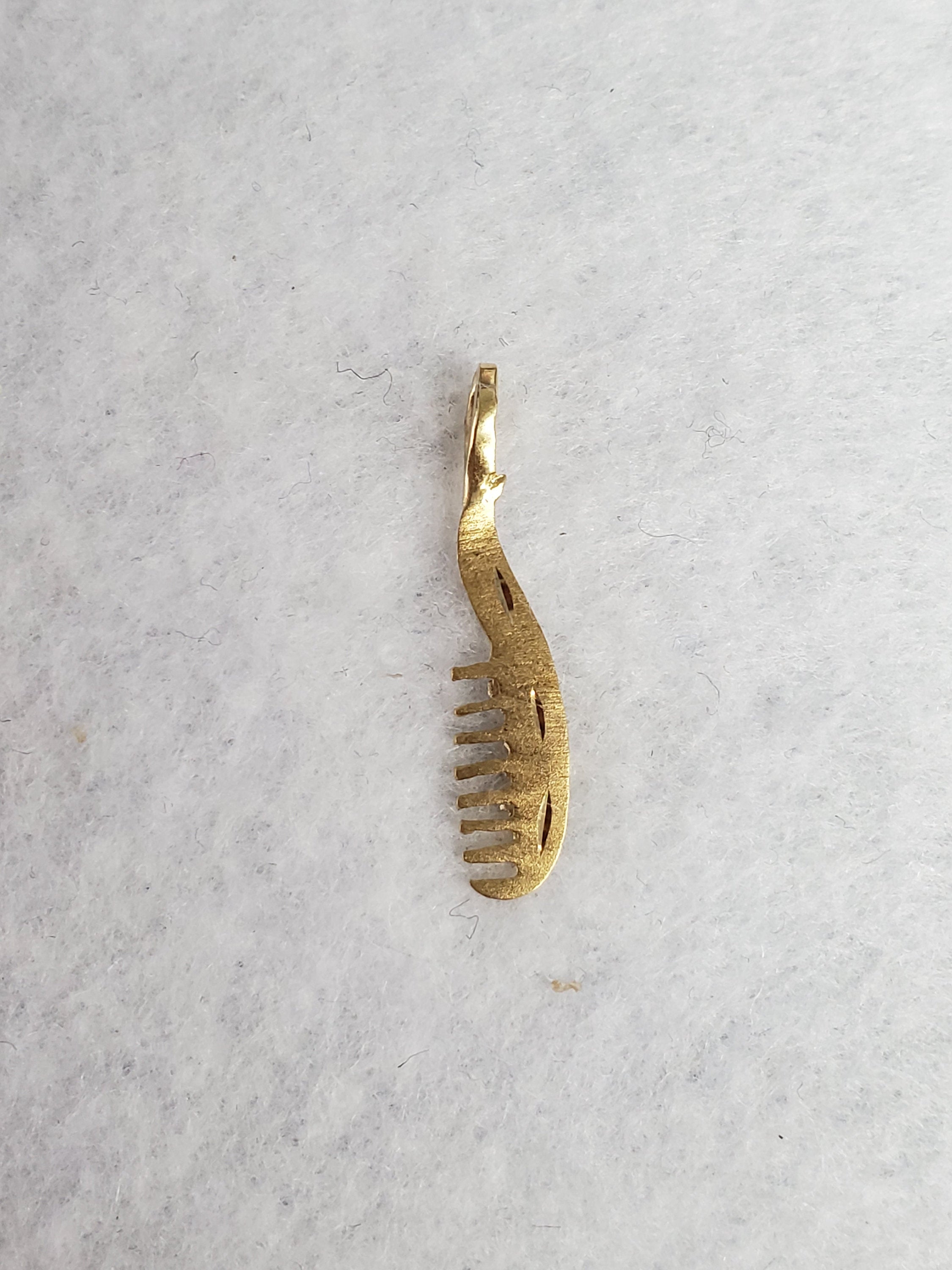 14k Yellow Gold Comb with Diamond Cuts Charm - Elegant Hair Accessory for Weddings, Prom & Special Occasions