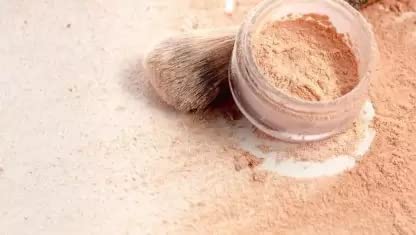 Long-Lasting Poreless Powder - Matte Finish & Oil Control for Flawless Skin | Perfect for Daily Wear & Special Occasions