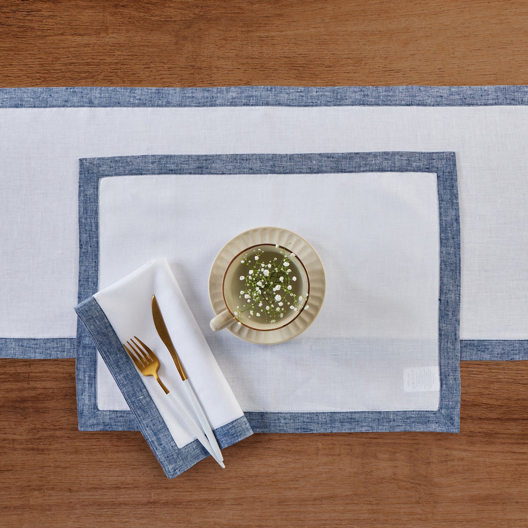 Premium Classic Cotton Placemats Set of 4 - Elegant Table Decor for Dining Room, Kitchen & Holiday Gatherings