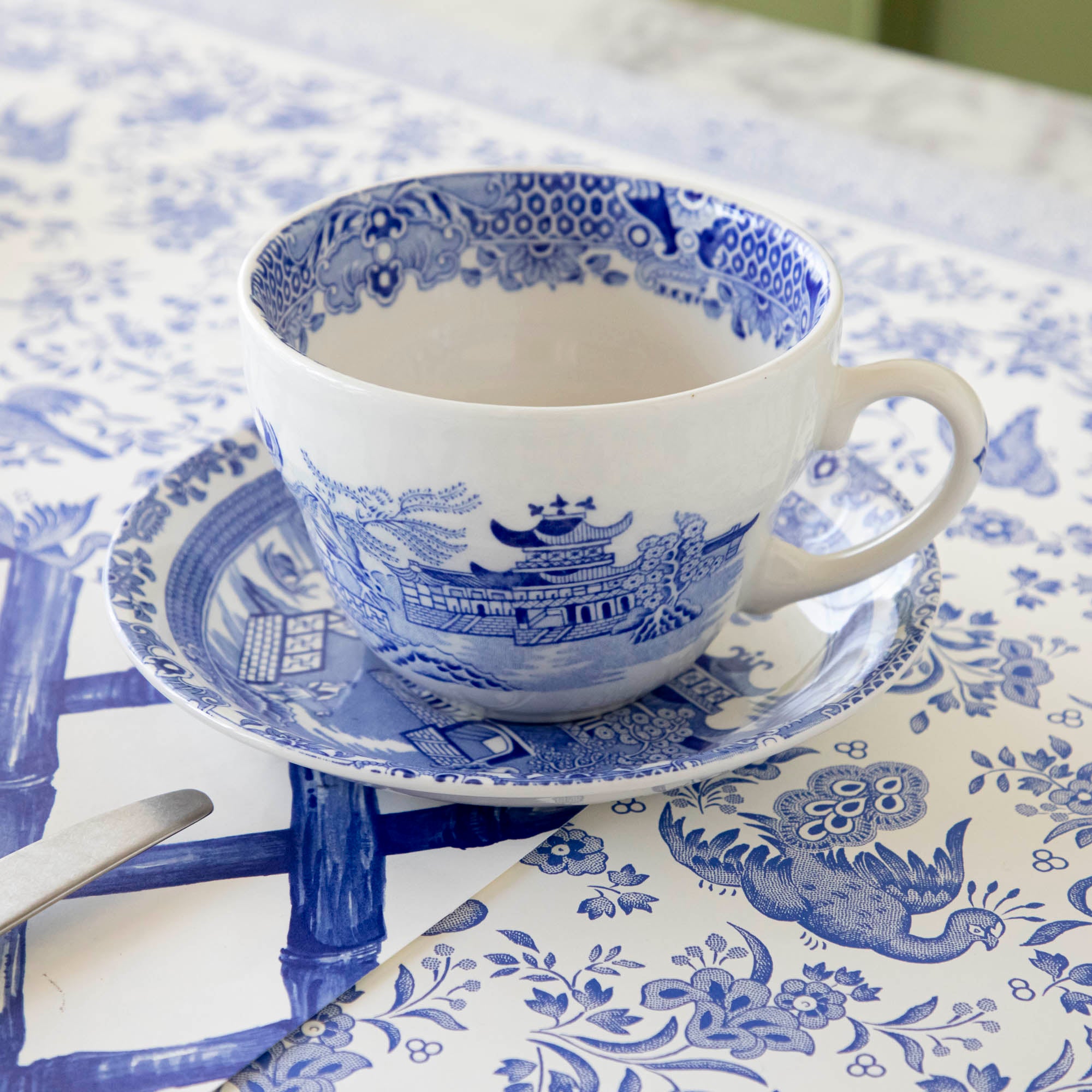 Blue Willow Dinnerware Set by Burleigh – Elegant English Bone China Plates, Bowls & Cups – Perfect for Formal Dining, Tea Parties & Home Decor