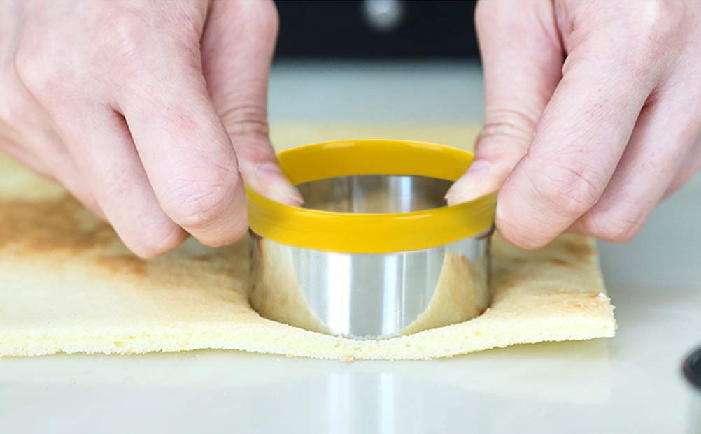 Premium 12-Piece Stainless Steel Round Cookie Cutter Set - Graduated Sizes for Baking, Pastry, Donuts, Fondant & Clay - Durable Cake Ring Molds with Non-Slip Rubber Coating - Perfect for Home Bakers, Holiday Cookies & DIY Crafts