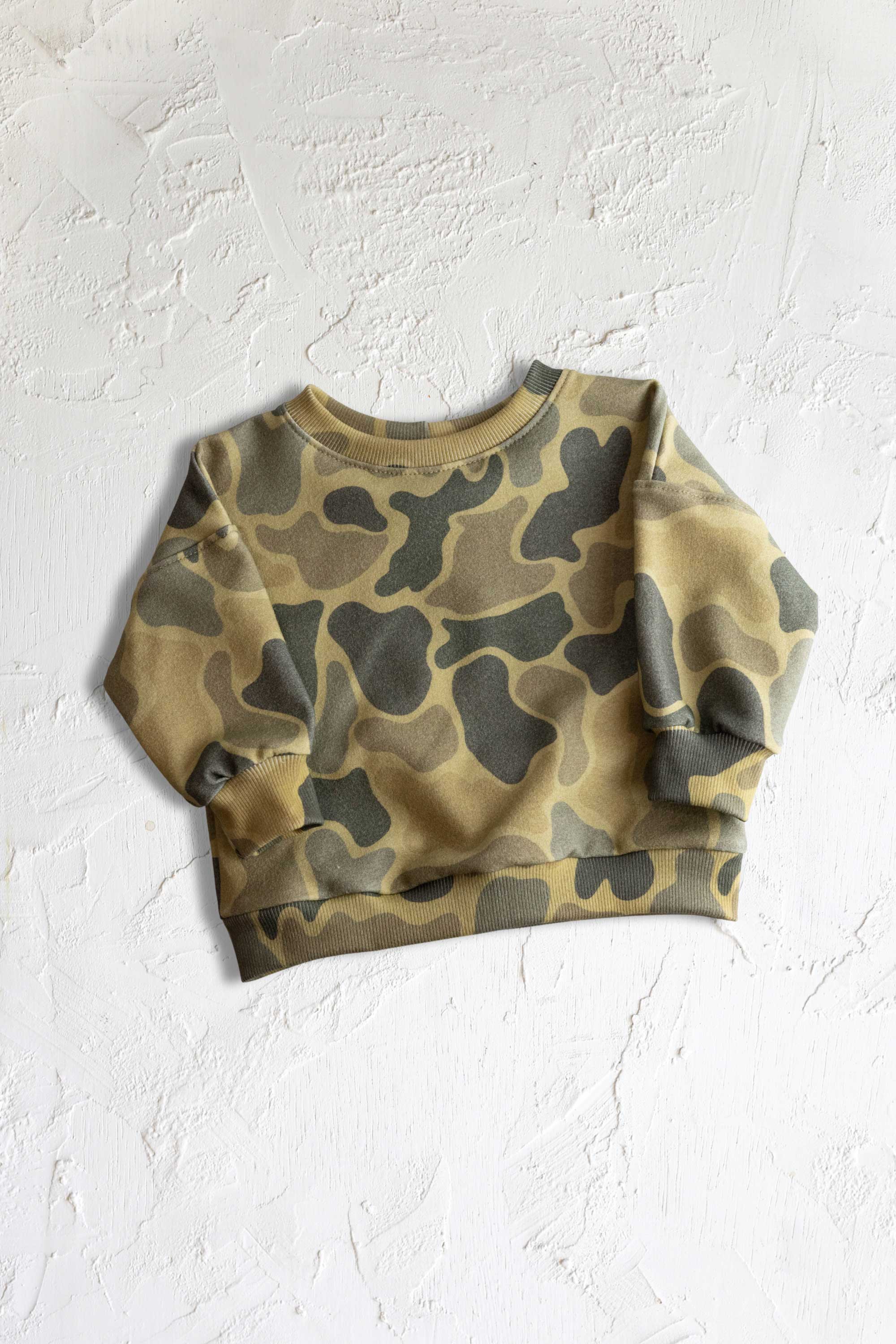 Organic Oversized Camo Crewneck Sweatshirt for Women - Soft Cotton Pullover Hoodie with Pocket - Perfect for Streetwear, Loungewear & Outdoor Activities