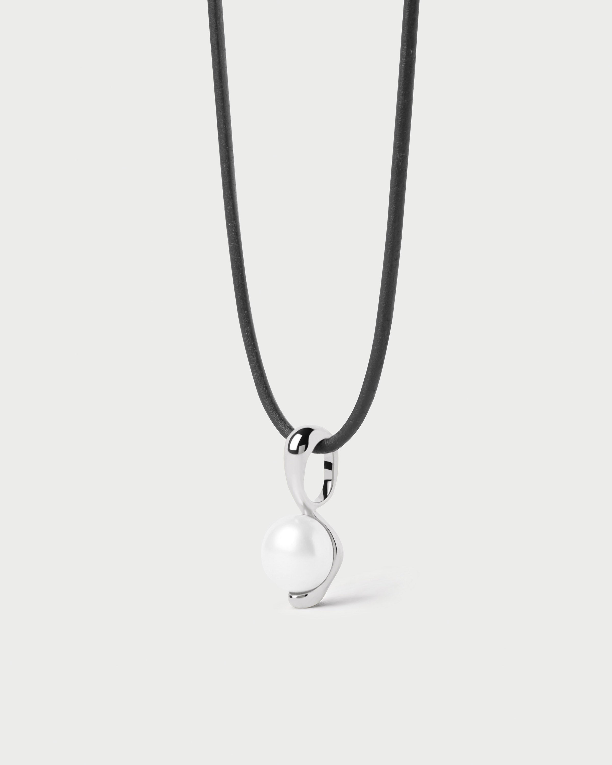 La Perla Essential Silver Pendant Necklace for Women - Elegant 925 Sterling Silver Jewelry Gift for Her - Perfect for Everyday Wear, Date Nights & Special Occasions