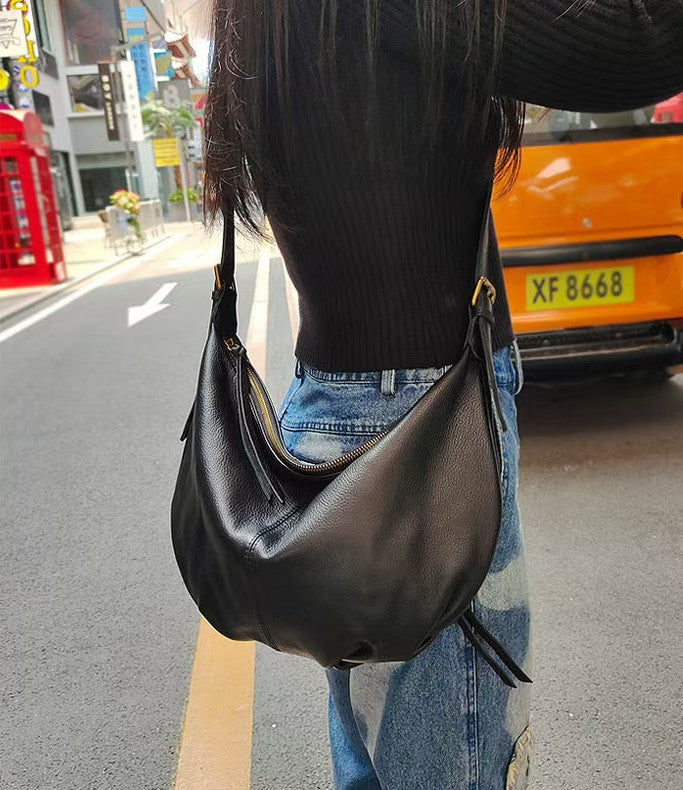 Stylish Curved Shoulder Bag for Women - Fashionable Everyday Crossbody Purse - Perfect for Work, Travel & Shopping