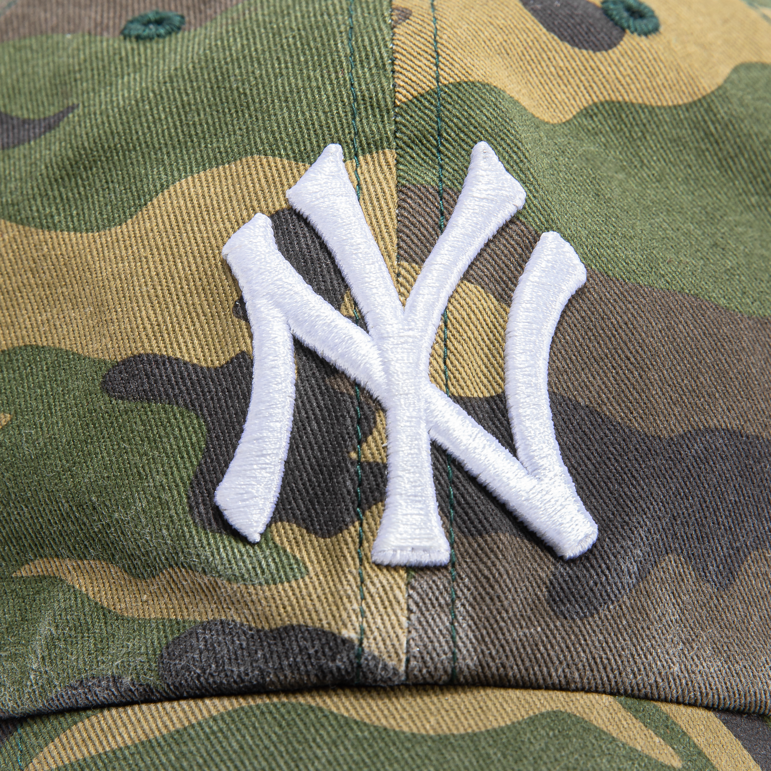New York Yankees Adjustable Camo Baseball Cap - 47 Brand Cleanup Hat for Men & Women - Perfect for Games, Outdoor Activities & Casual Wear