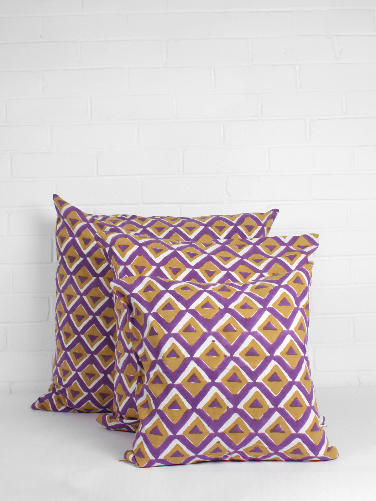 **Purple Geo Pattern Cushion Cover - Soft & Stylish Home Decor for Sofa, Bed, or Chair**