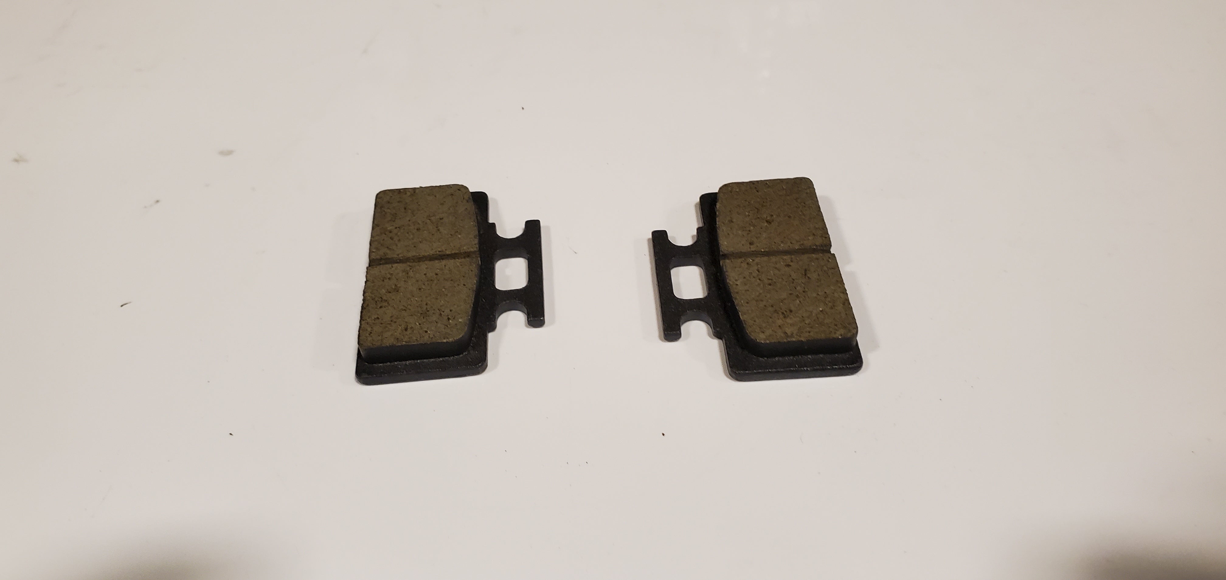 High-Performance Front Caliper Brake Pads for Cars & Trucks - Durable Ceramic Brake Pads for Smooth Stopping - Perfect for Daily Commuting, Highway Driving & Off-Road Adventures