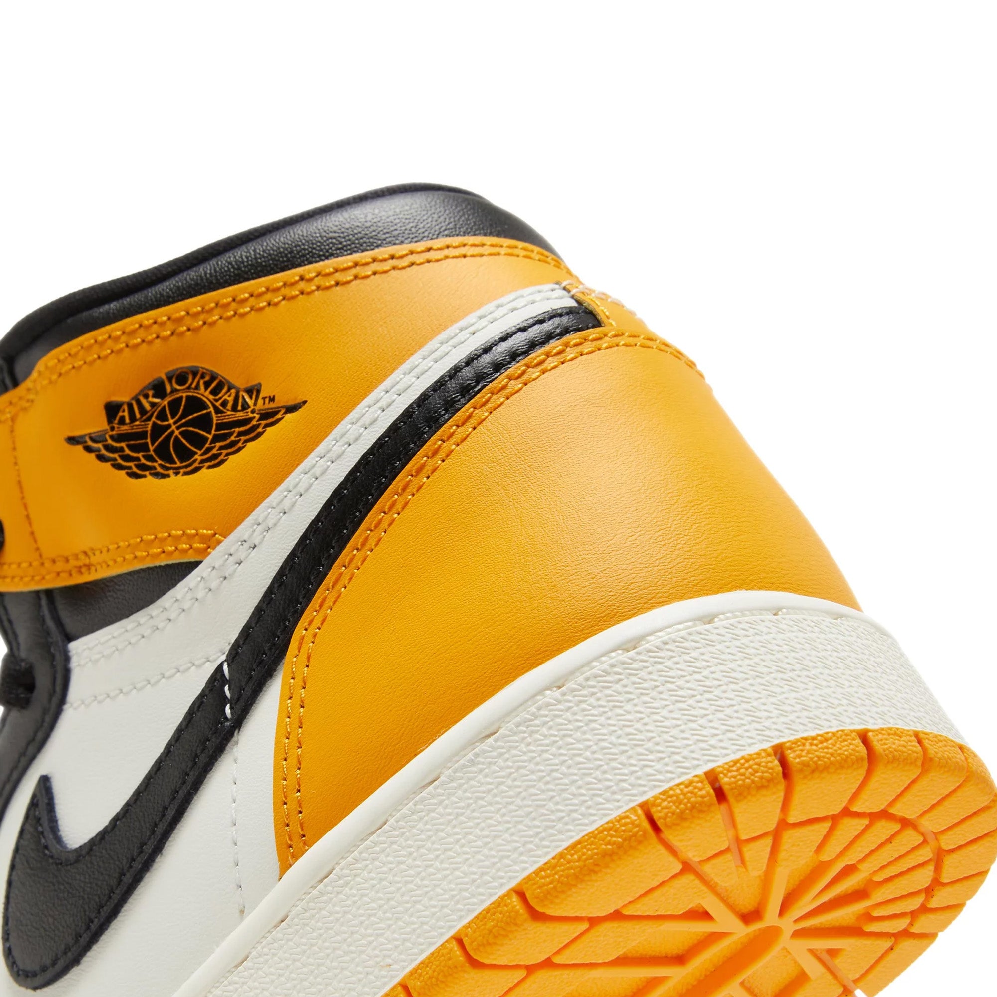 Air Jordan 1 Retro High OG 'Taxi' Sneakers (2022 Release) - Men's Basketball Shoes for Streetwear & Casual Style