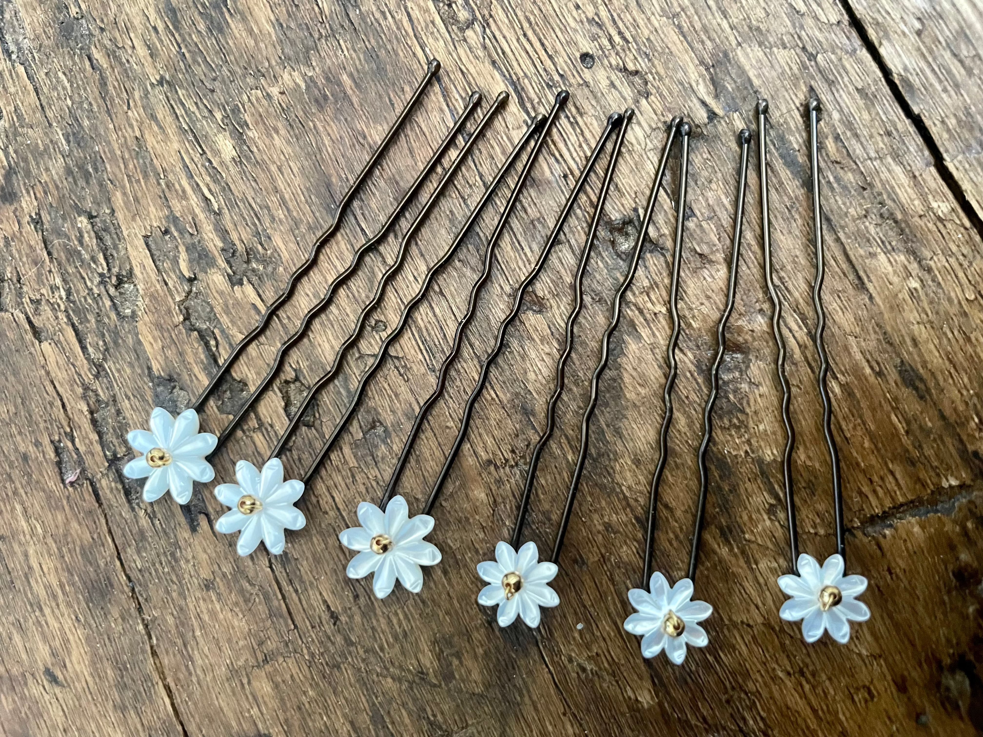 Elegant Daisy Dainty Mother of Pearl Hair Pins for Women - Vintage Pearl Hair Clips for Bridal, Wedding, Prom & Special Occasions