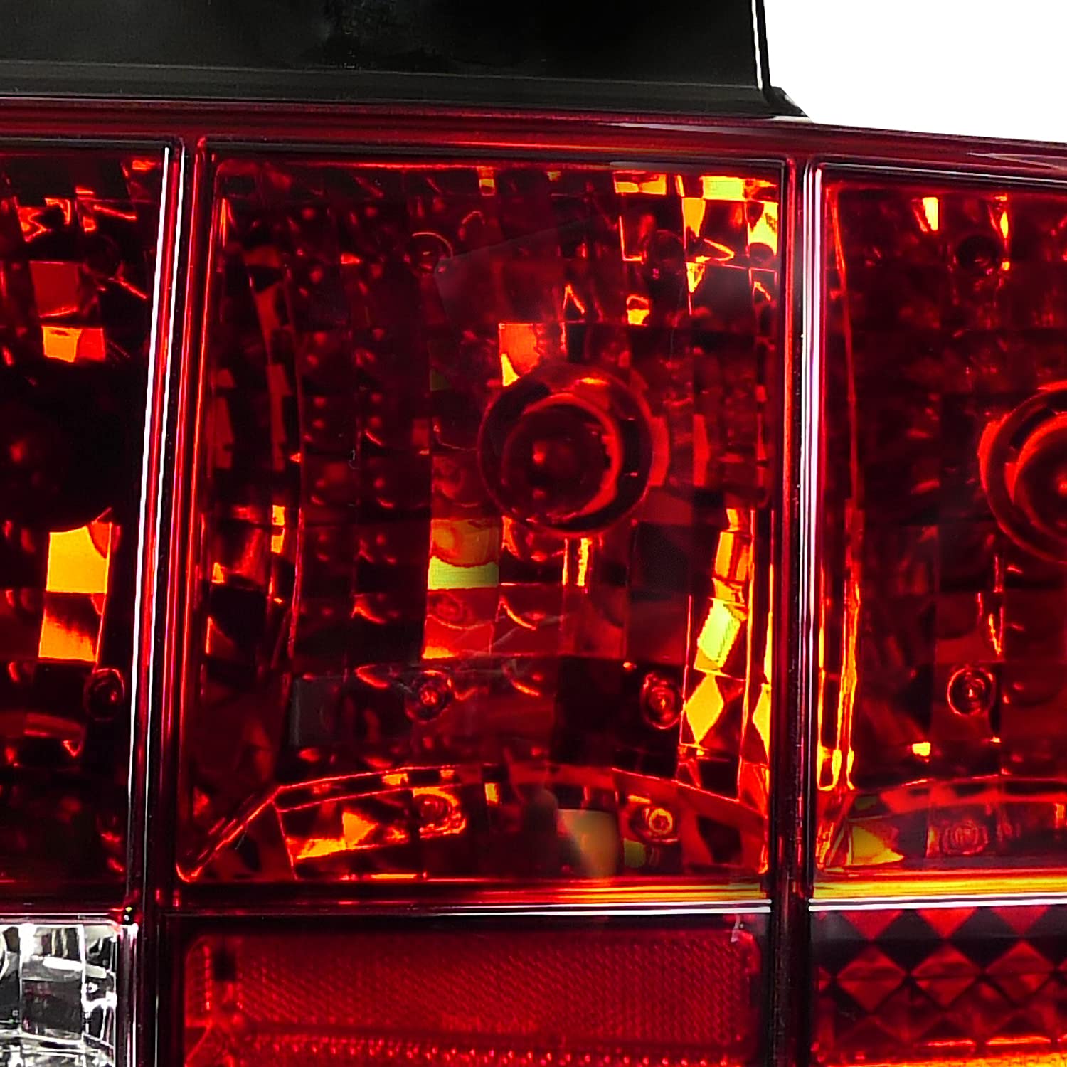 Spec-D Tuning Red Sequential LED Tail Lights for 2005-2009 Ford Mustang - Left & Right Pair Assembly - Upgrade Your Mustang's Rear Style for Night Driving & Car Shows