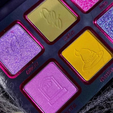 Spooky Halloween Haunted Eyeshadow Palette - 12 Highly Pigmented Matte & Shimmer Shades for Creepy & Glamorous Makeup Looks | Perfect for Costume Parties, Cosplay & Themed Events