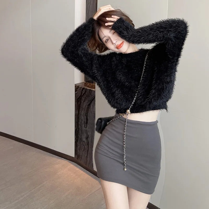 Women's Round Neck Long Sleeve Knitted Velvet Sweater - Soft Winter Pullover for Casual Outfits & Office Wear