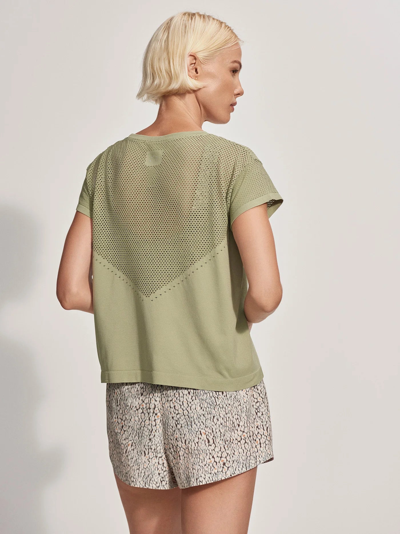 Varley Calloway Boxy Tee - Soft Cotton Oversized T-Shirt for Women in Tea Green | Casual Everyday Wear, Layering Essential & Street Style Outfits