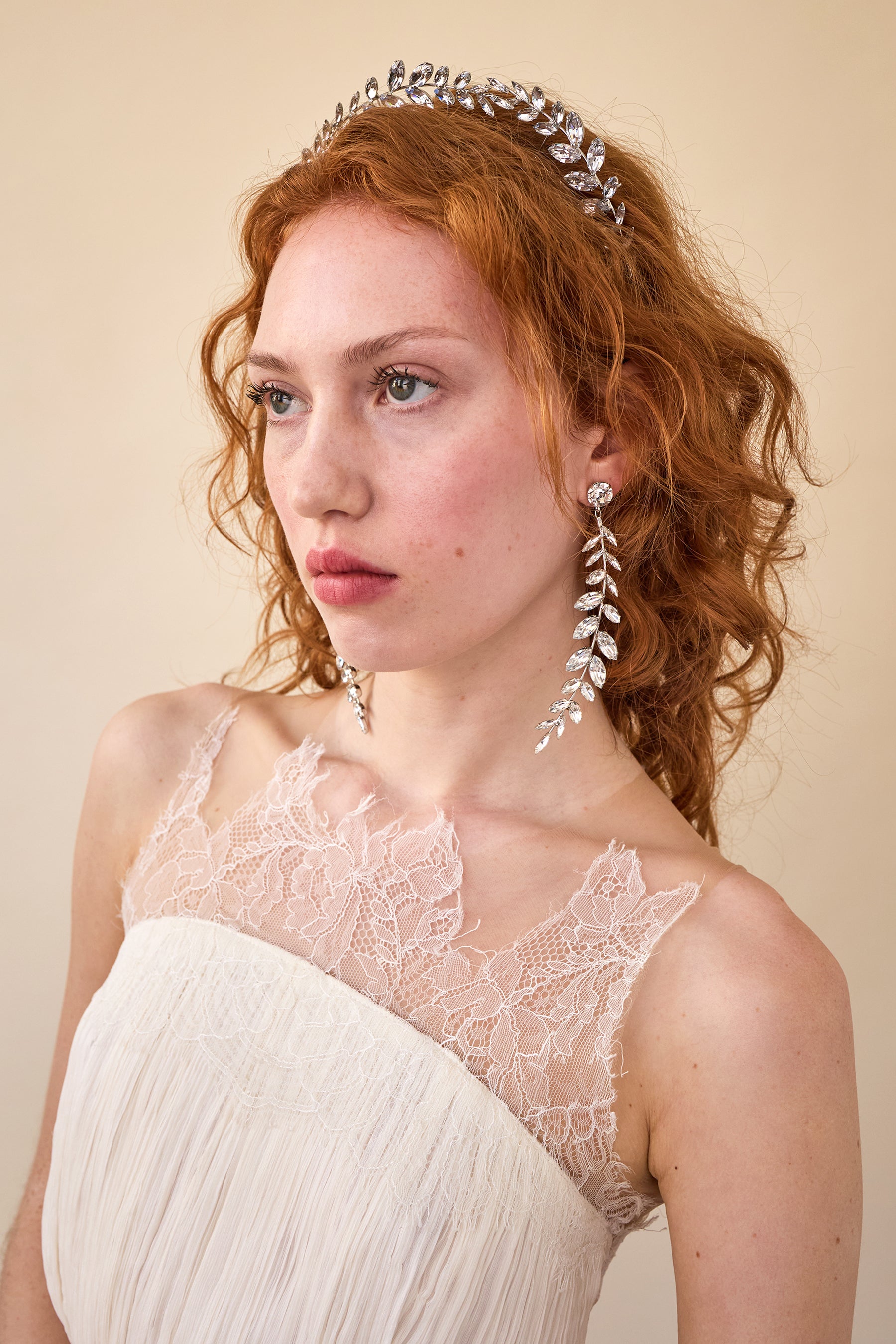 Cruz Crystal Crown Tiara - Elegant Rhinestone Bridal Headpiece for Weddings, Prom & Special Occasions