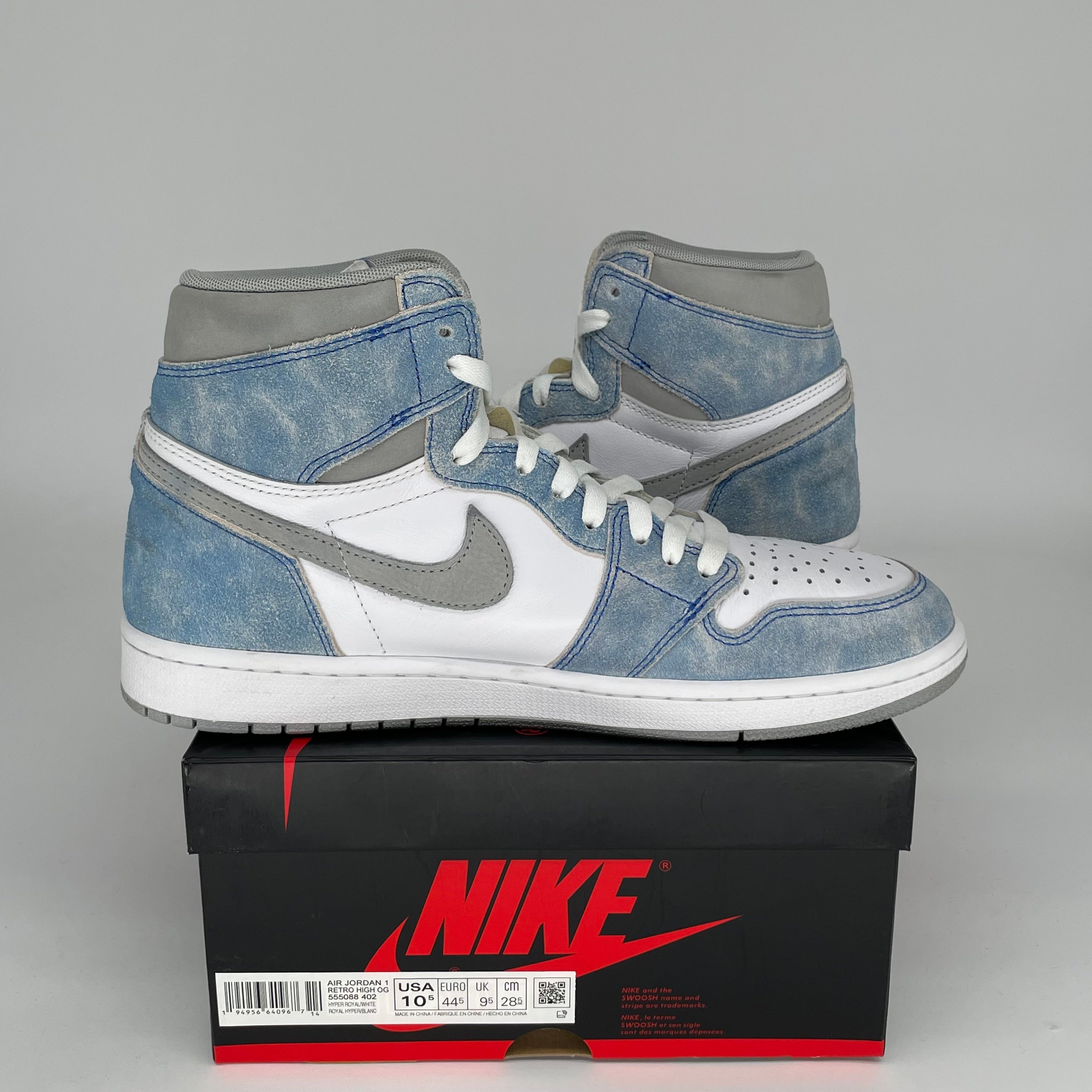 AIR JORDAN 1 HYPER ROYAL Sneakers - Men's Size 10.5 (555088-402) - Blue & White High-Top Basketball Shoes for Streetwear & Casual Style