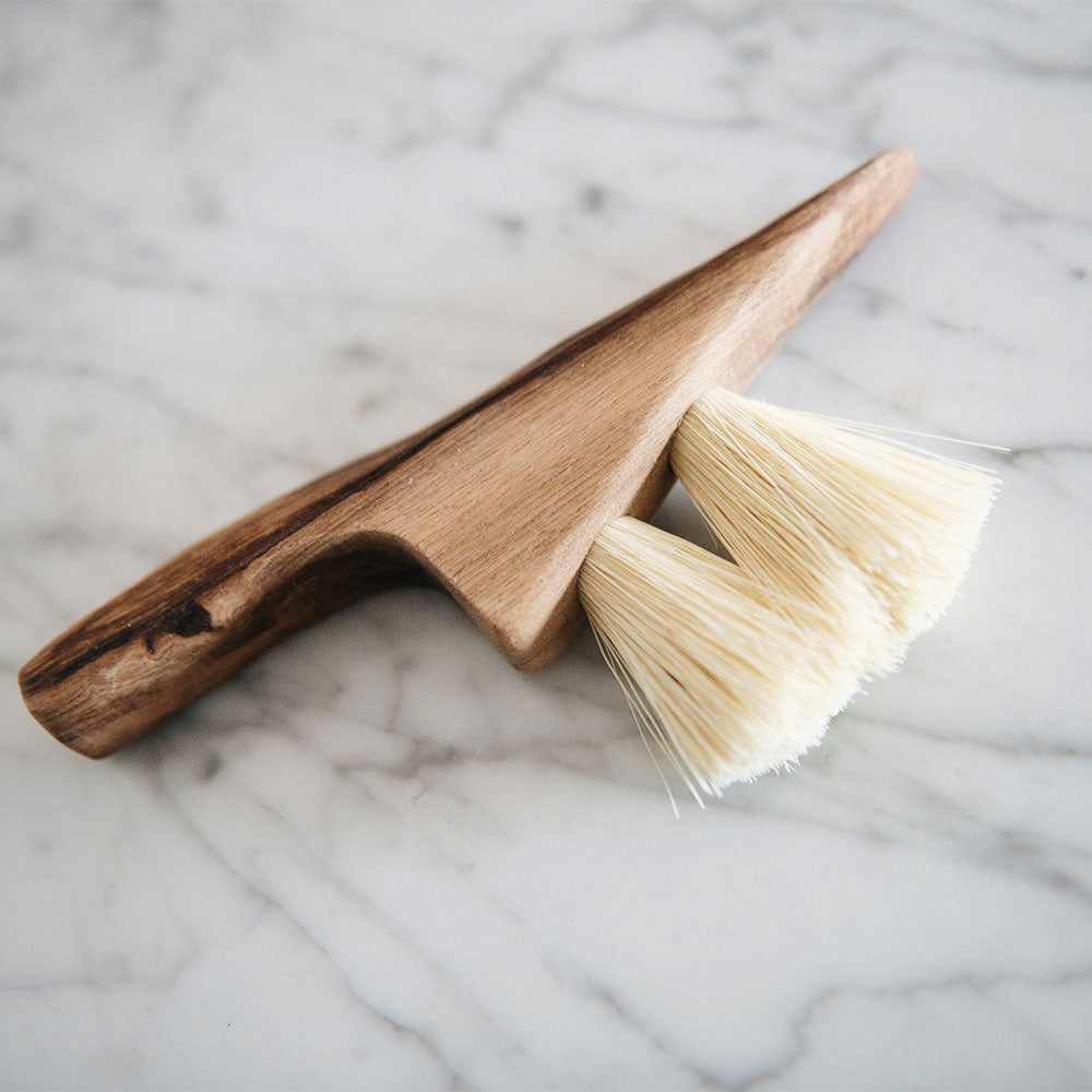 MT0941 Small Wooden Counter Brush - Natural Wood Handle for Kitchen, Bar & Restaurant Cleaning - Perfect for Countertops, Tables & Hard Surfaces