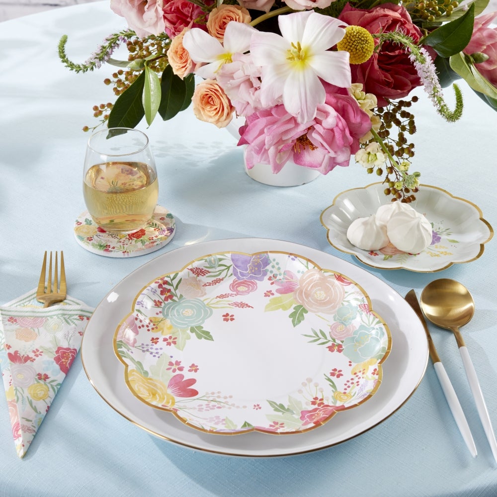 Premium 9-inch Garden Blooms Paper Plates - Set of 16, Elegant Floral Design for Parties, Picnics, BBQs & Outdoor Dining - Eco-Friendly Disposable Tableware