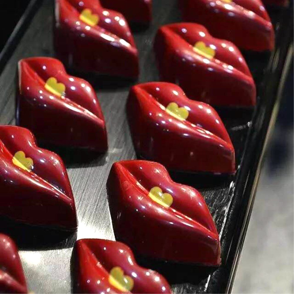Premium Polycarbonate Chocolate Molds Set - DIY Handmade Candy Making Tools for Baking, Pastry & Lip-Shaped Chocolates (19389) - Perfect for Home Baking, Holiday Gifts & Party Treats
