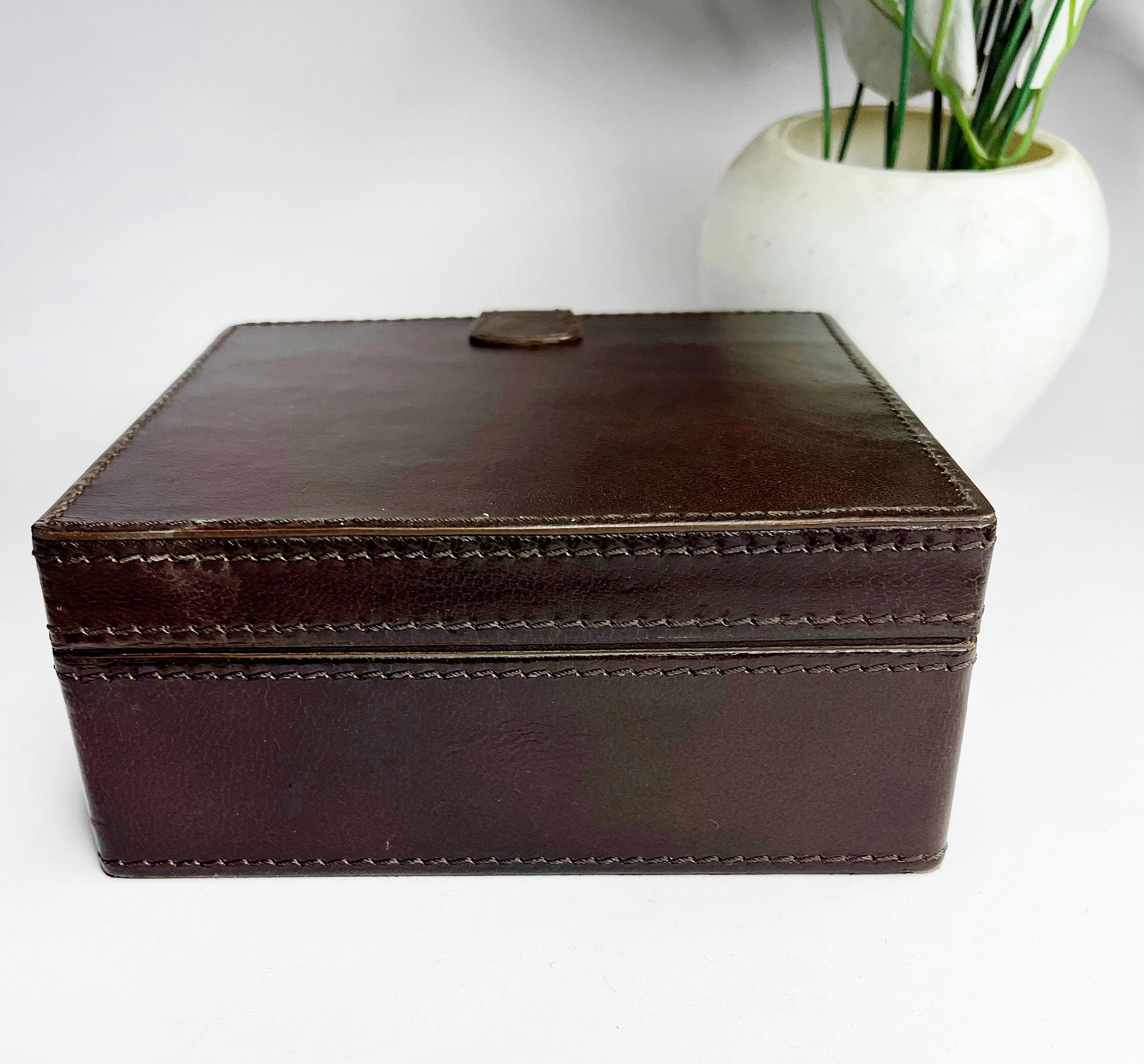 Divine Leather Jewelry Box for Women - Premium Brown Jewelry Organizer with Soft Lining - Perfect for Travel, Home Decor & Gift Giving