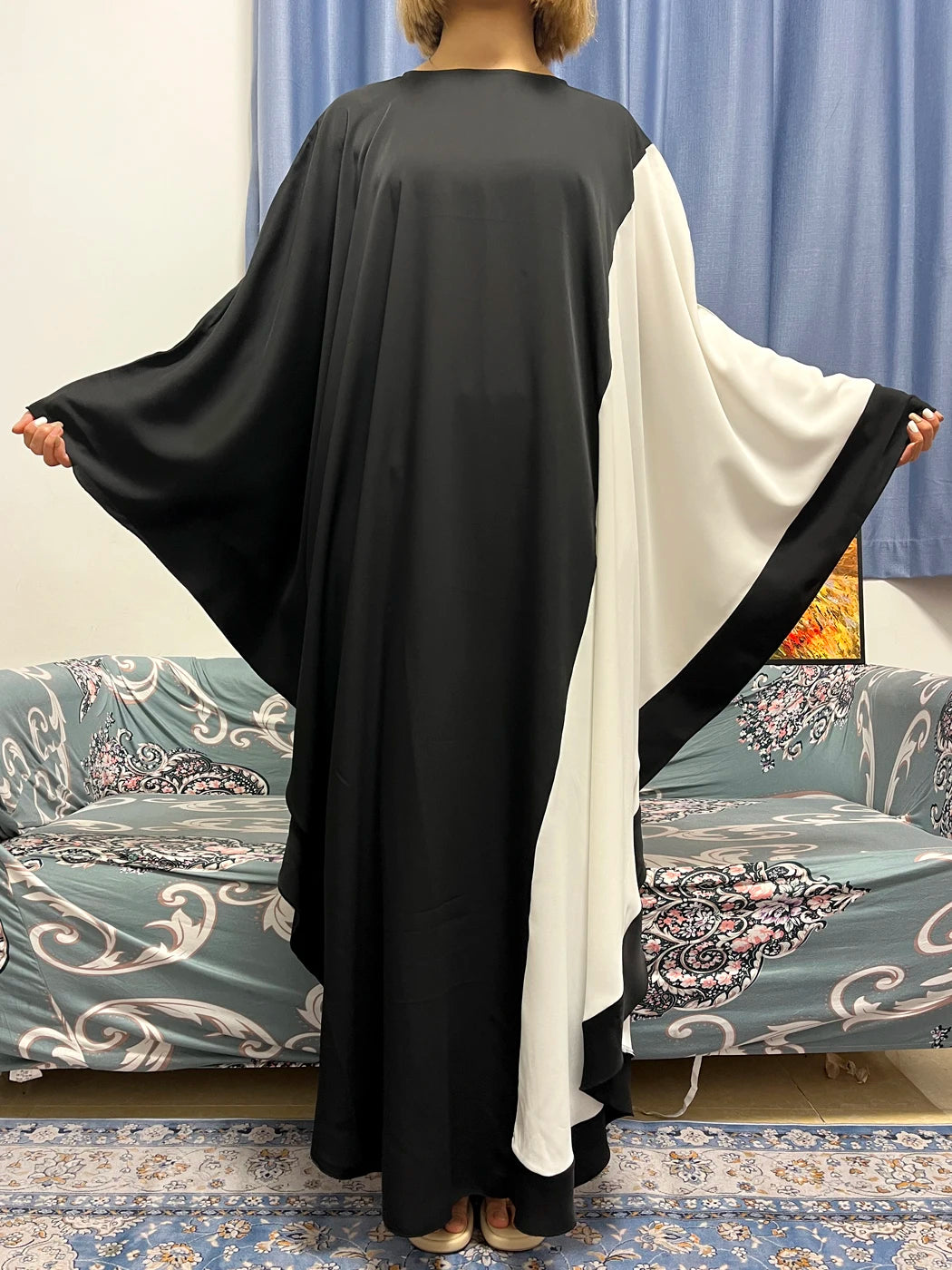 Elegant Black & White Chiffon Loose Abaya Dress for Women - Modest Muslim Prayer Dress for Home & Mosque Wear