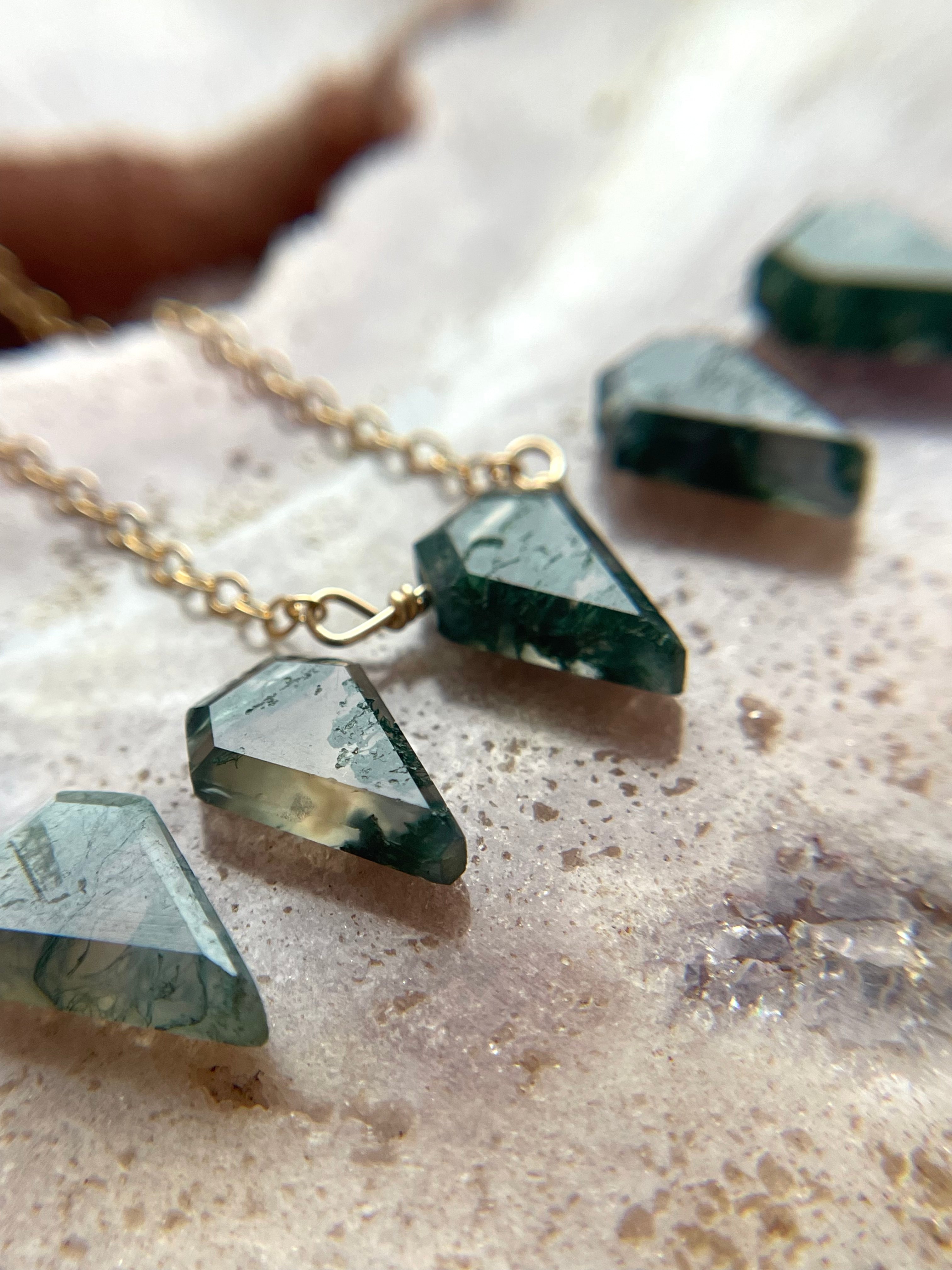Natural Moss Agate Necklace for Women - Healing Crystal Pendant with Adjustable Chain - Perfect for Meditation, Yoga & Spiritual Gifts