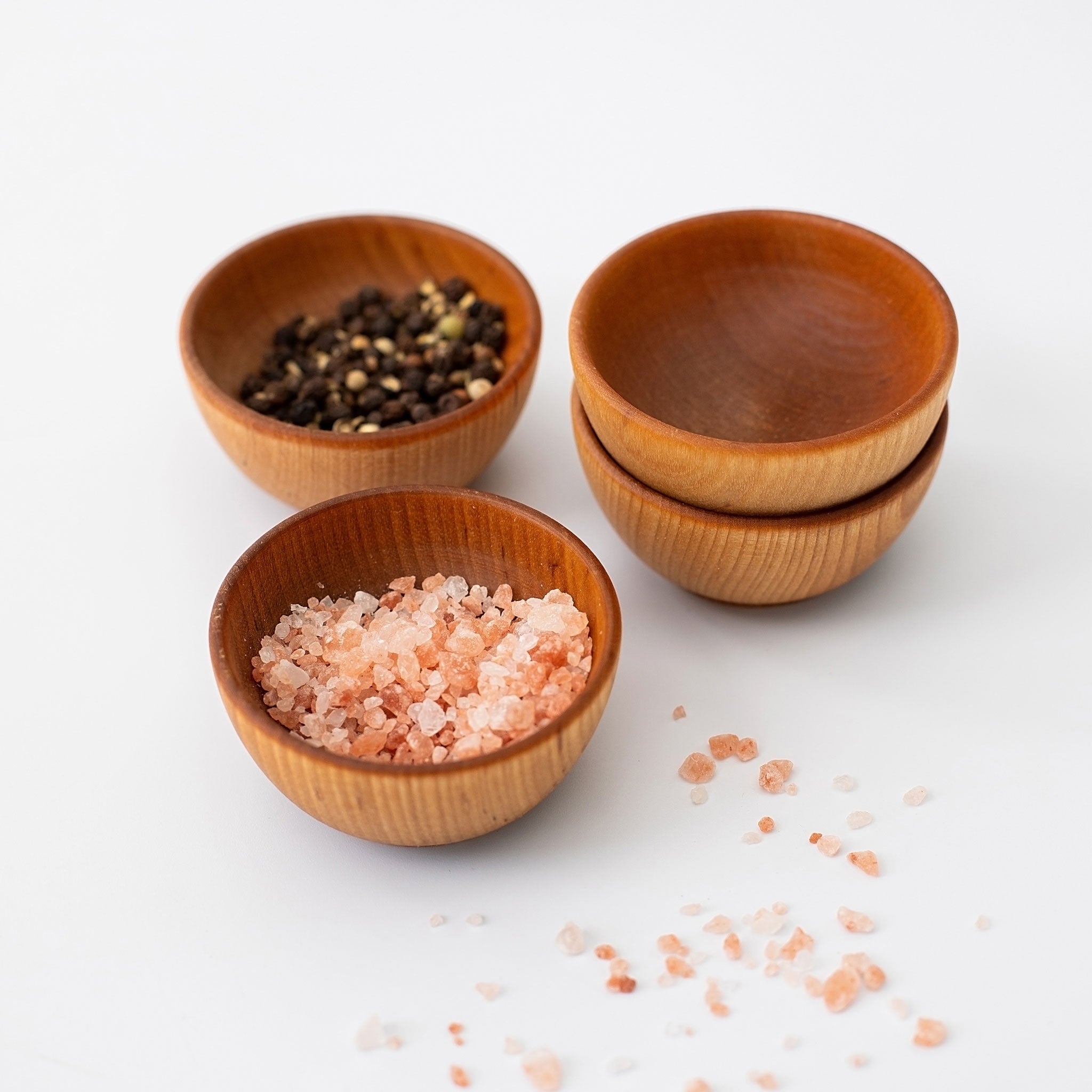 Maple 2 Inch Condiment Cups - Small Disposable Sauce Containers for Parties, Picnics, BBQs & Food Service - Perfect for Ketchup, Mustard, Dips & Dressings