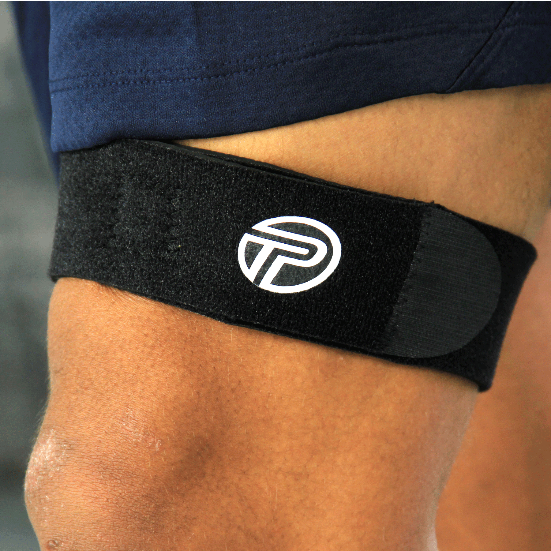 IT Band Strap for Knee Pain Relief - Adjustable Compression Wrap for Runners & Athletes - Support for IT Band Syndrome, Hip & Thigh - Perfect for Running, Cycling & Workouts